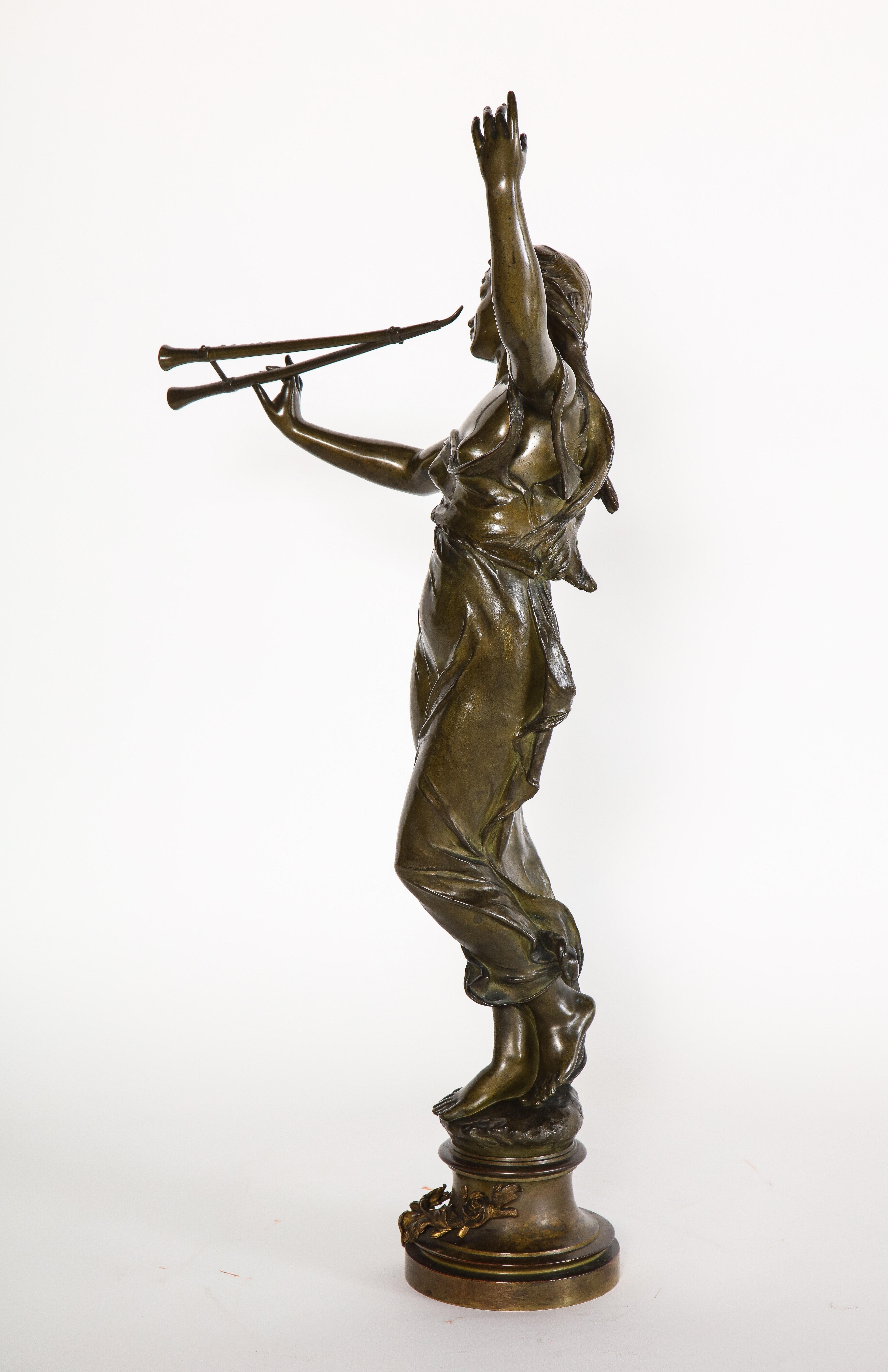 Français Sculpture en bronze patiné d'une femme « Muses des Bois », signée Eug. Marioton en vente
