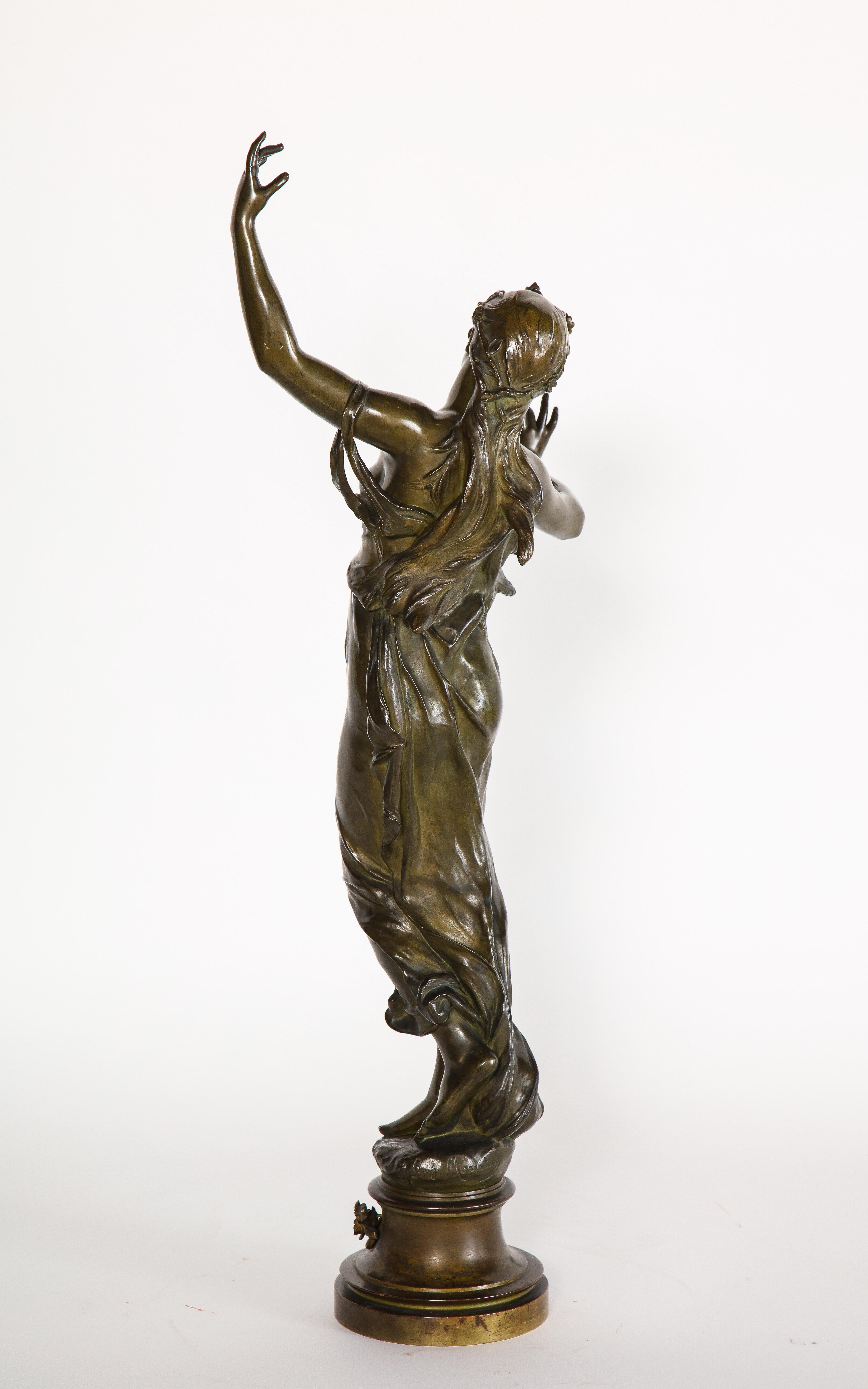 Sculpture en bronze patiné d'une femme « Muses des Bois », signée Eug. Marioton Bon état - En vente à New York, NY