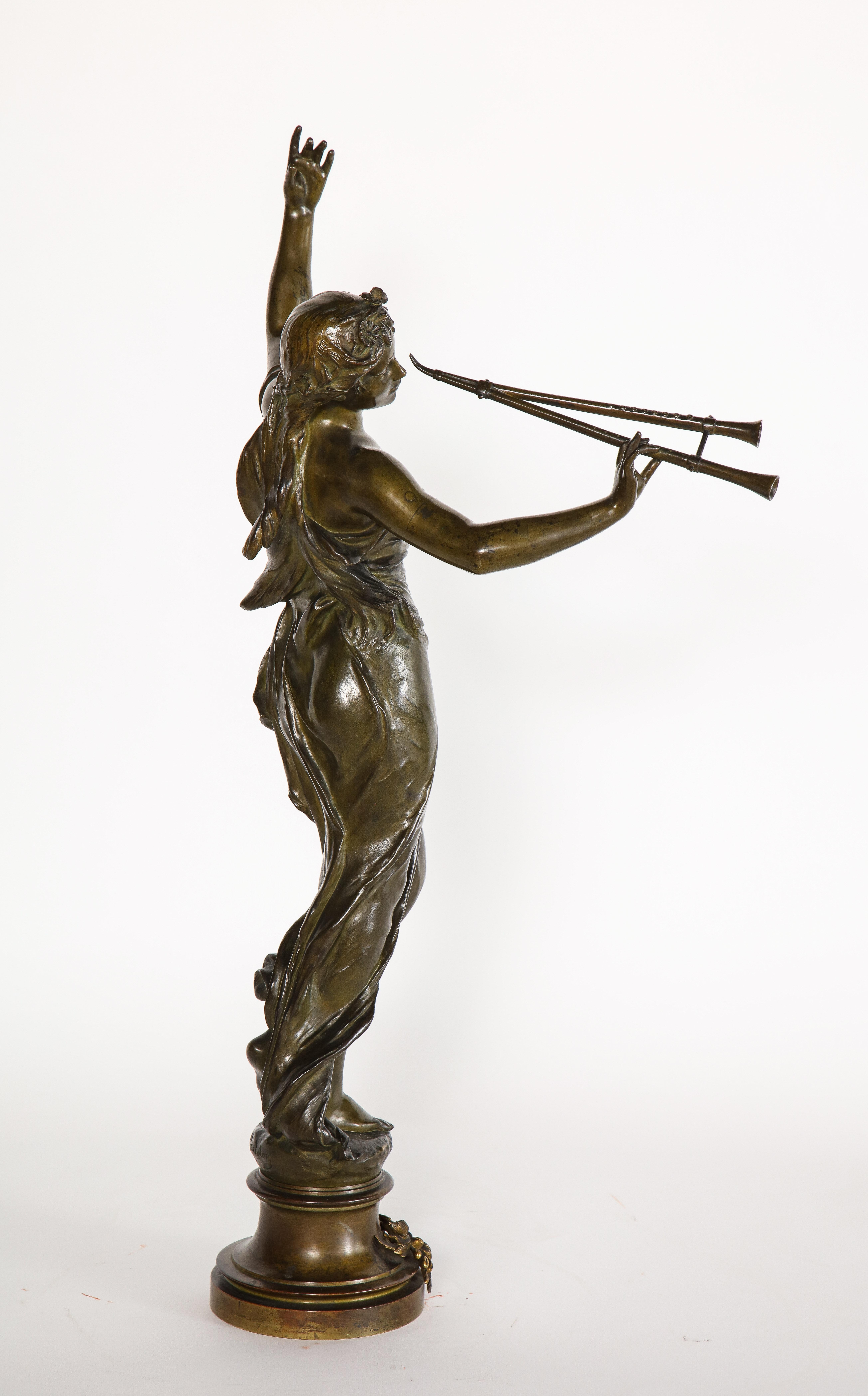 Fin du XIXe siècle Sculpture en bronze patiné d'une femme « Muses des Bois », signée Eug. Marioton en vente
