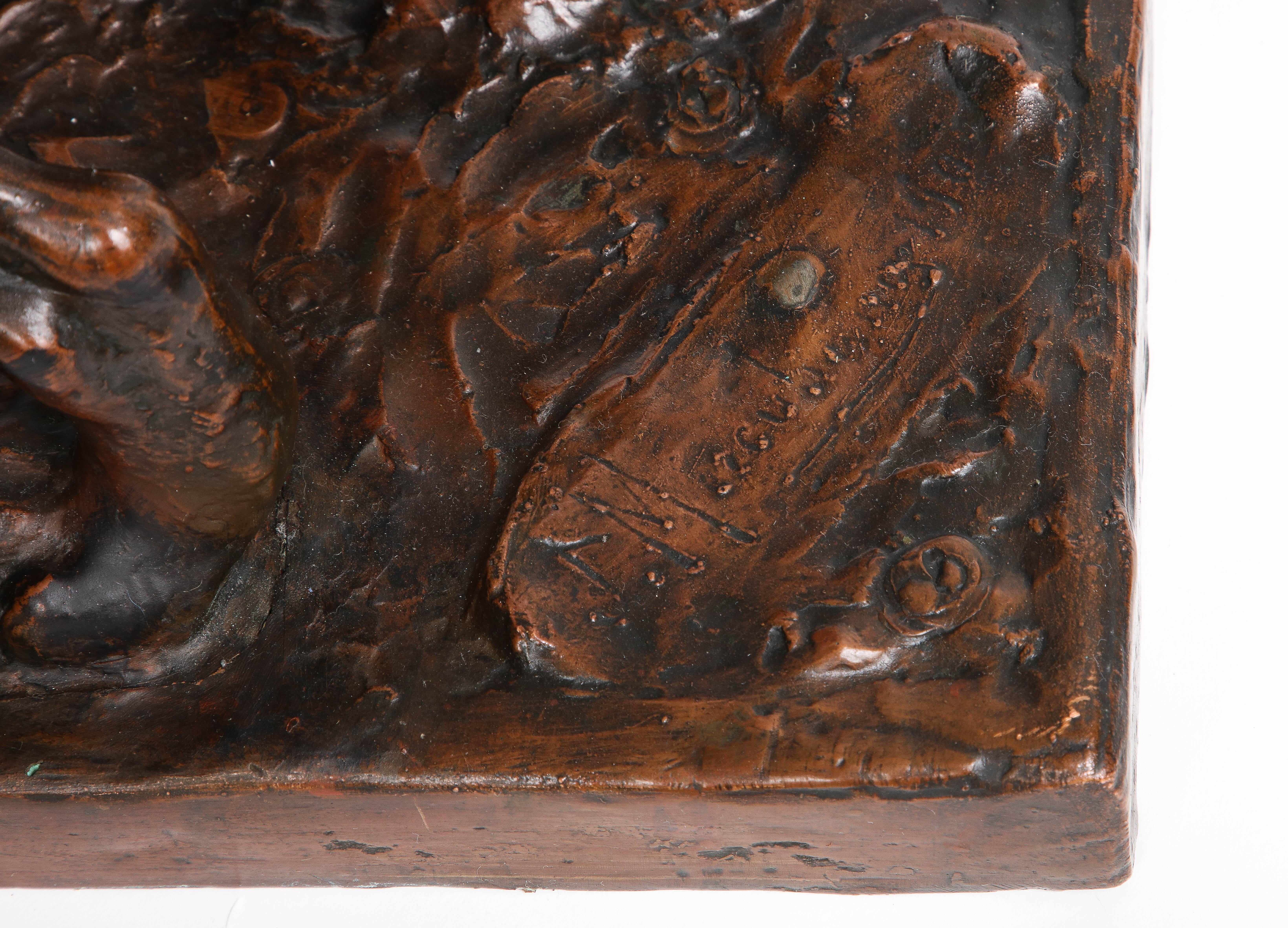 Scultura in bronzo patinato raffigurante due leoni che camminano, firmata dall'artista in vendita 2