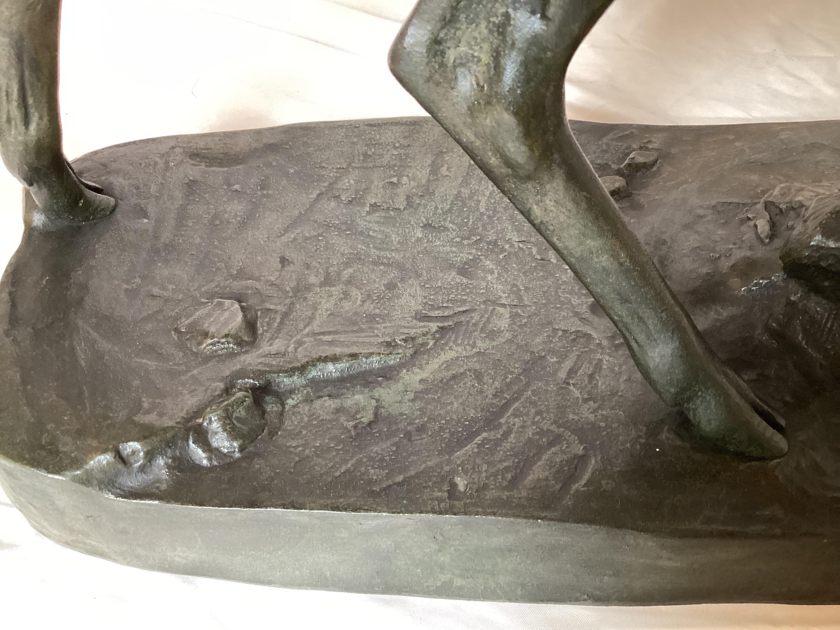 Sculpture de cerf en bronze patiné signée Barye en vente 1