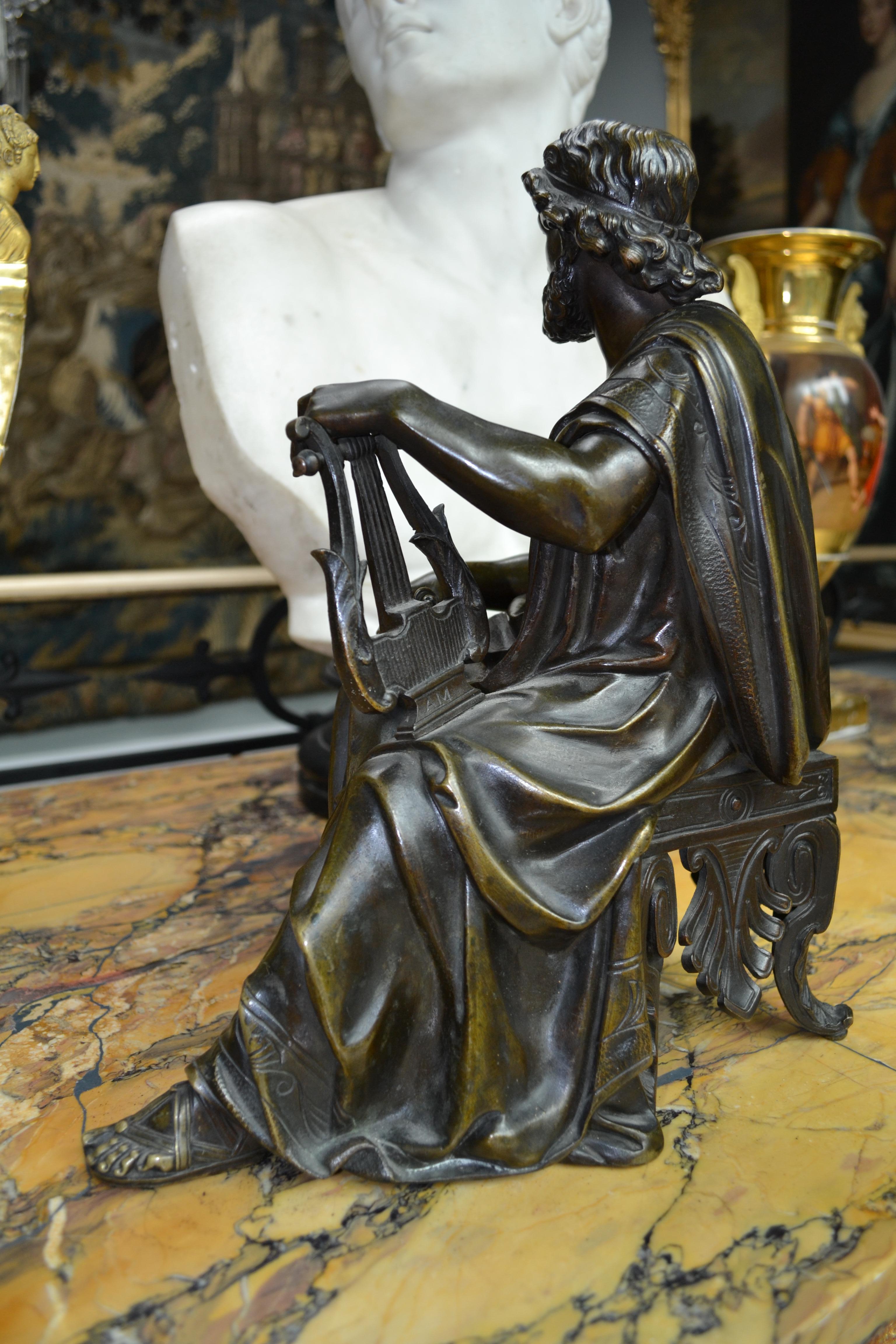Una statua in bronzo patinato  di uno studioso classico seduto, firmato  Doriot in vendita 3