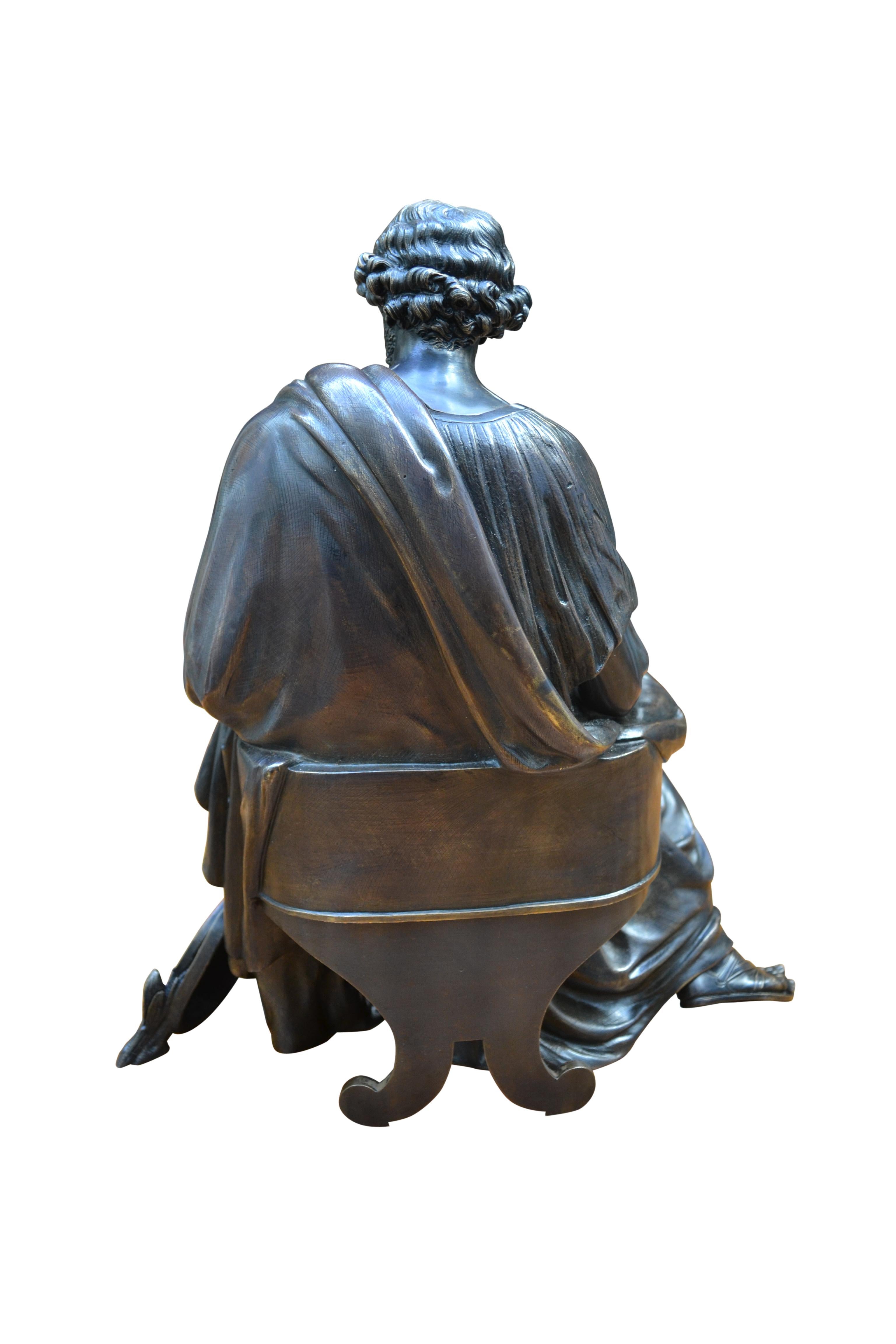 Statue d'un assis en bronze patiné  Grec  Érudit signé Moreau en vente 2