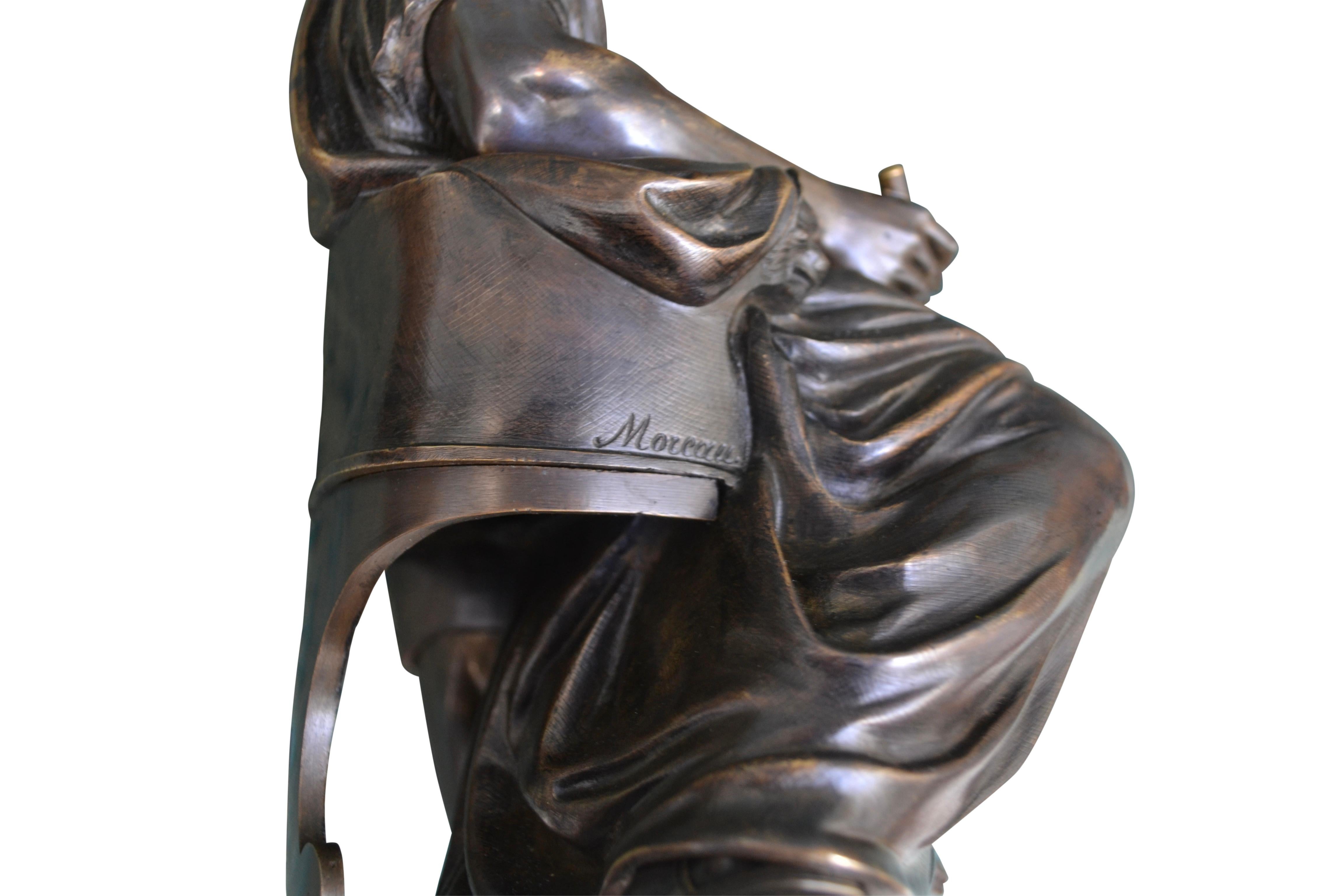 Statue d'un assis en bronze patiné  Grec  Érudit signé Moreau en vente 5