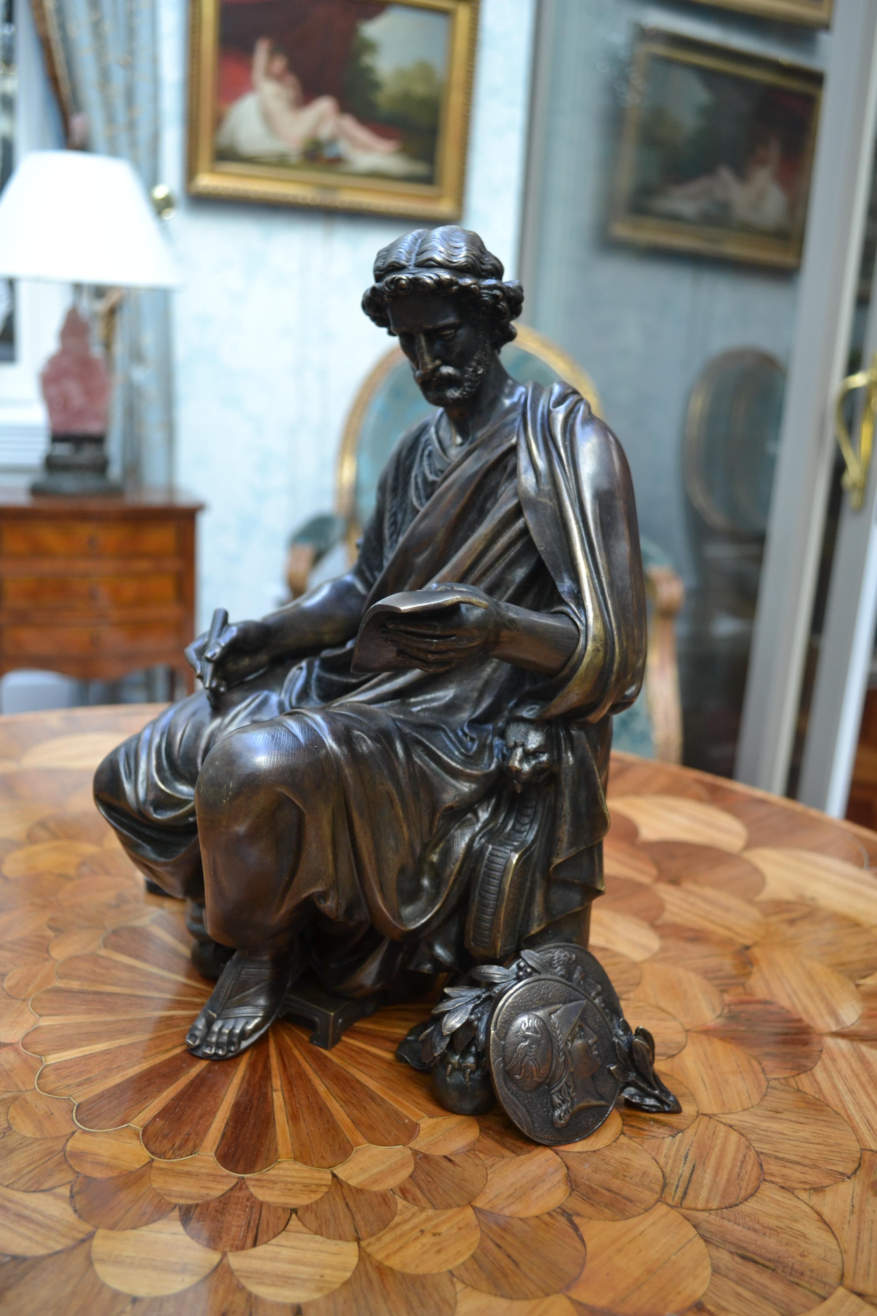 Statue d'un assis en bronze patiné  Grec  Érudit signé Moreau en vente 8