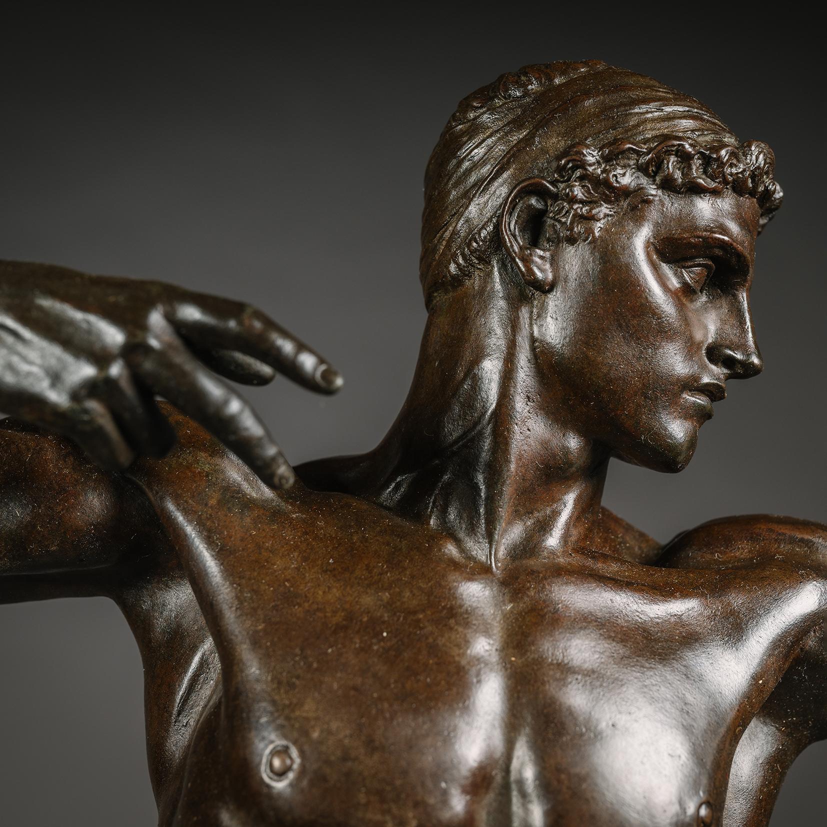 Estatua de bronce patinado de Teucro, por Sir William Hamo Thornycroft Patinado en venta