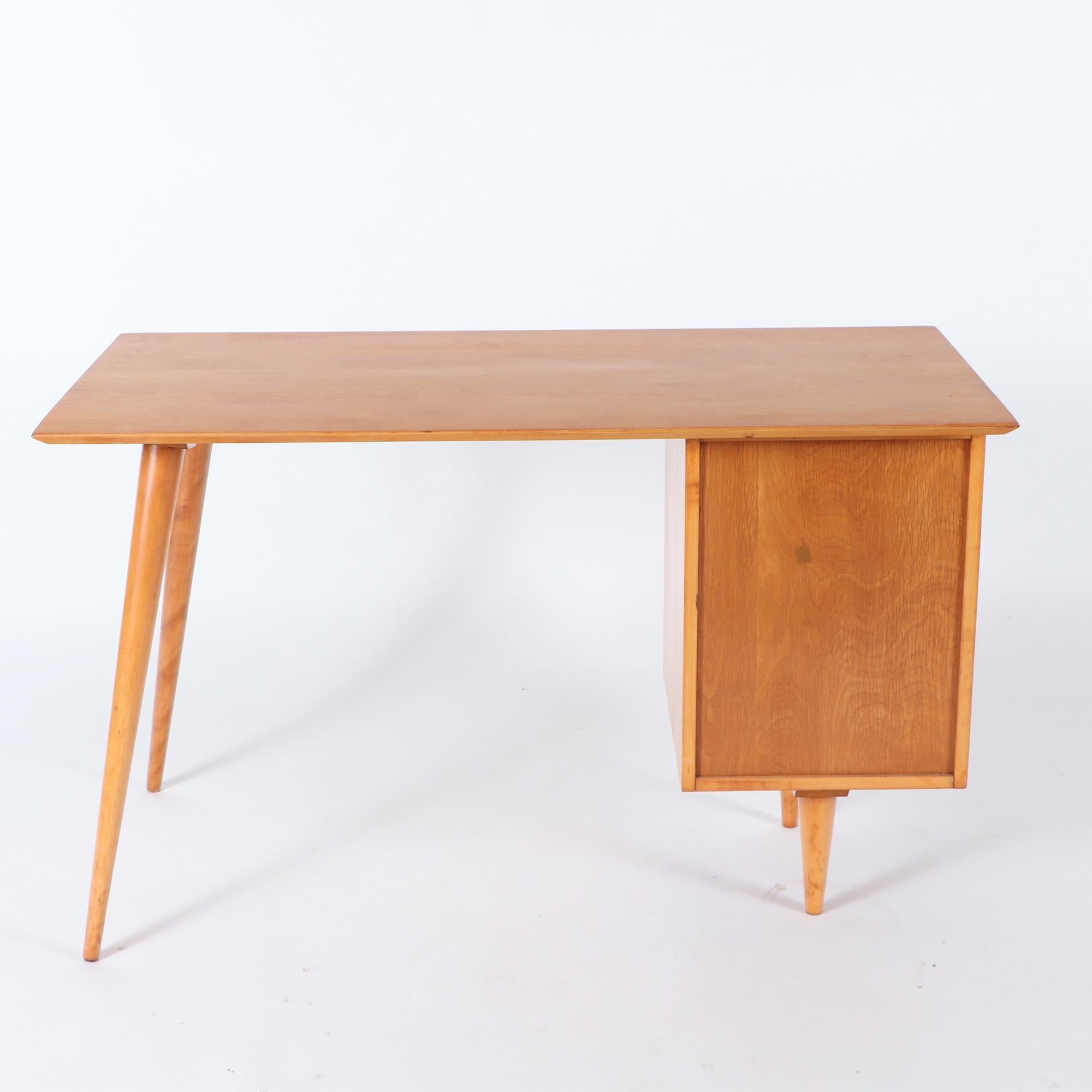 Paul McCobb Planner Group for Wichedon Mid-Century Modern Maple Desk C. 1960 3