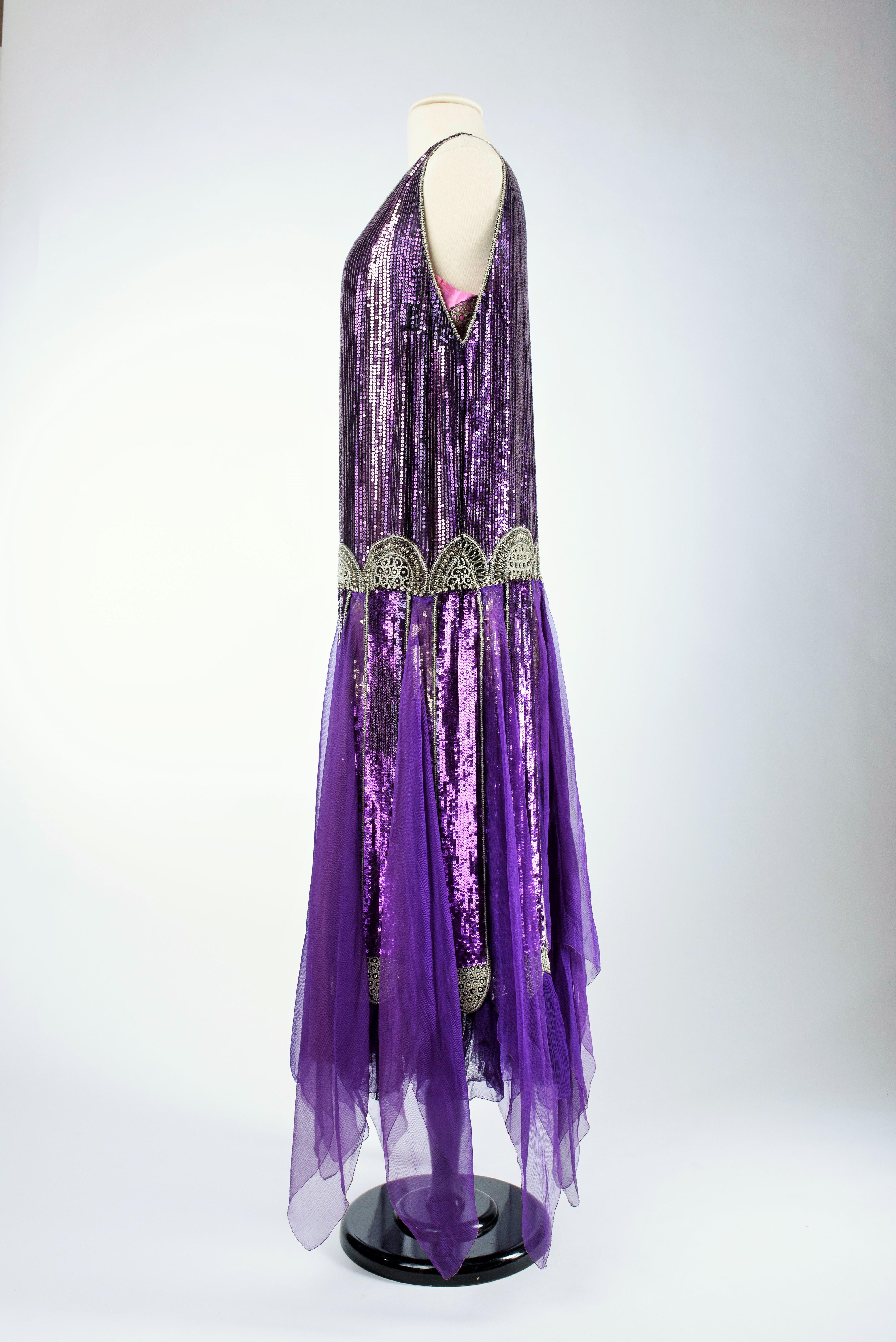 A Paul Poiret Ball Gown in Sequined Silk Crepe and Satin - France Circa 1925 For Sale 6