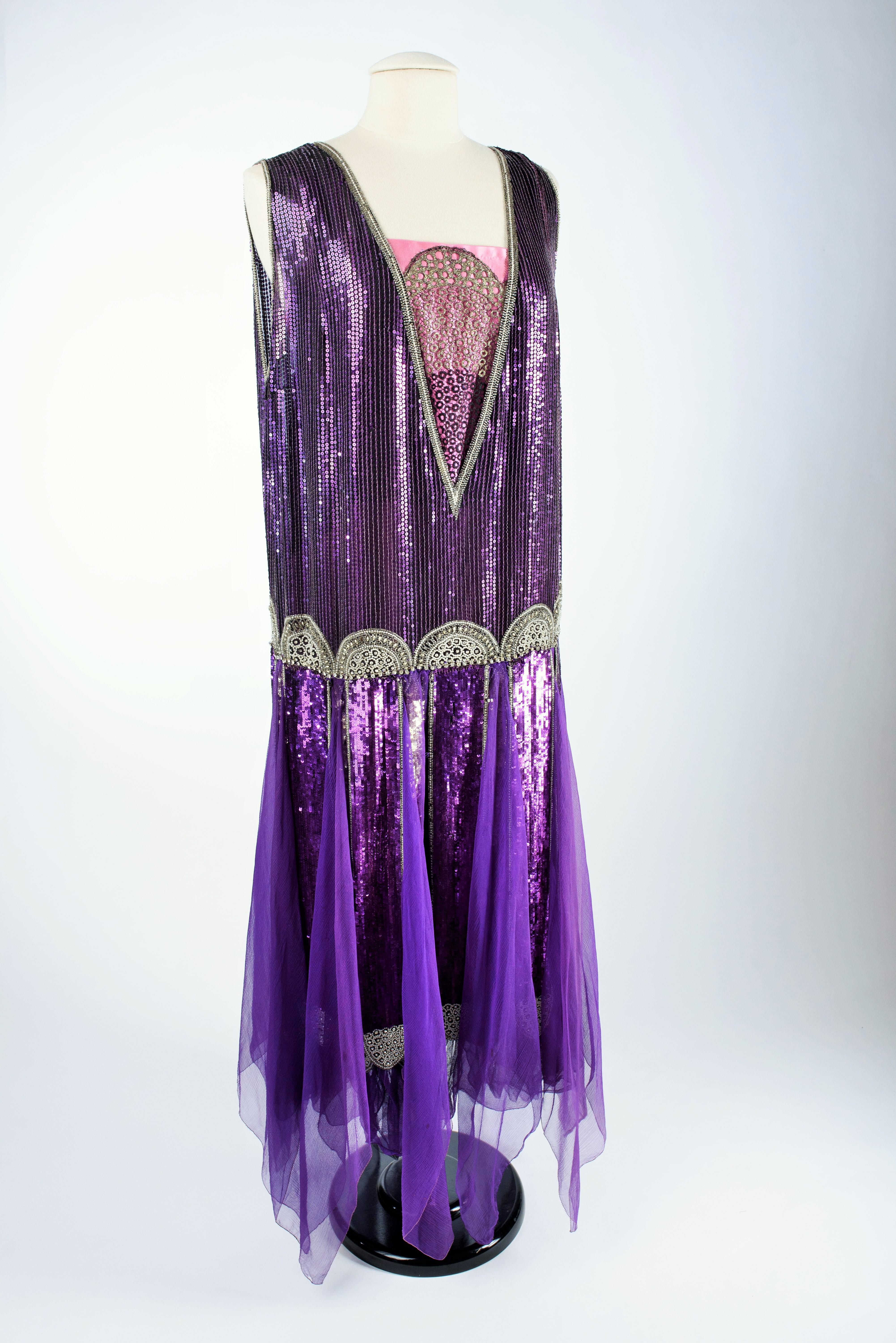 A Paul Poiret Ball Gown in Sequined Silk Crepe and Satin - France Circa 1925 For Sale 8