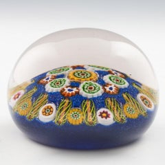 Pisapapeles Millefiori concéntrico de doce radios de aventurina de Paul Ysart, c1950