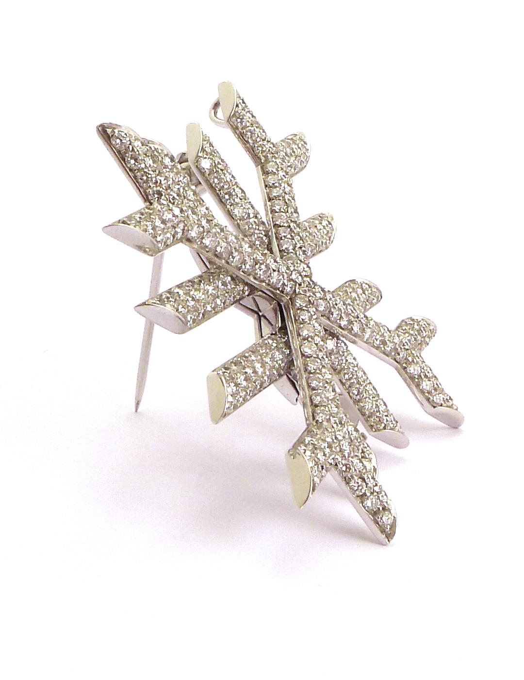 Round Cut Pavé Diamond Brooch, 5.85 Carat, in 18 Karat White Gold For Sale