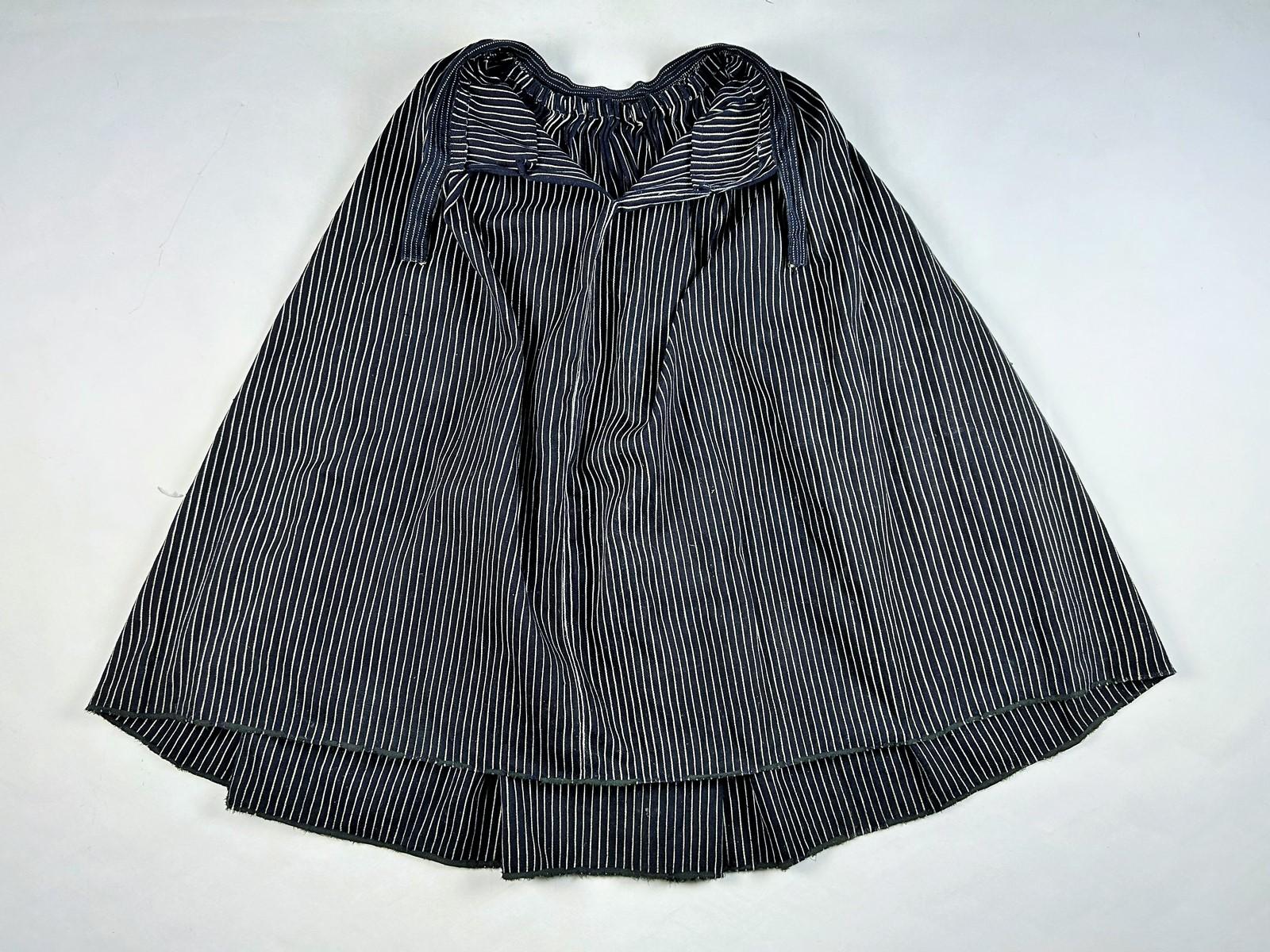 A Peasant French Cotton Indigo working skirt - 19th century For Sale 9