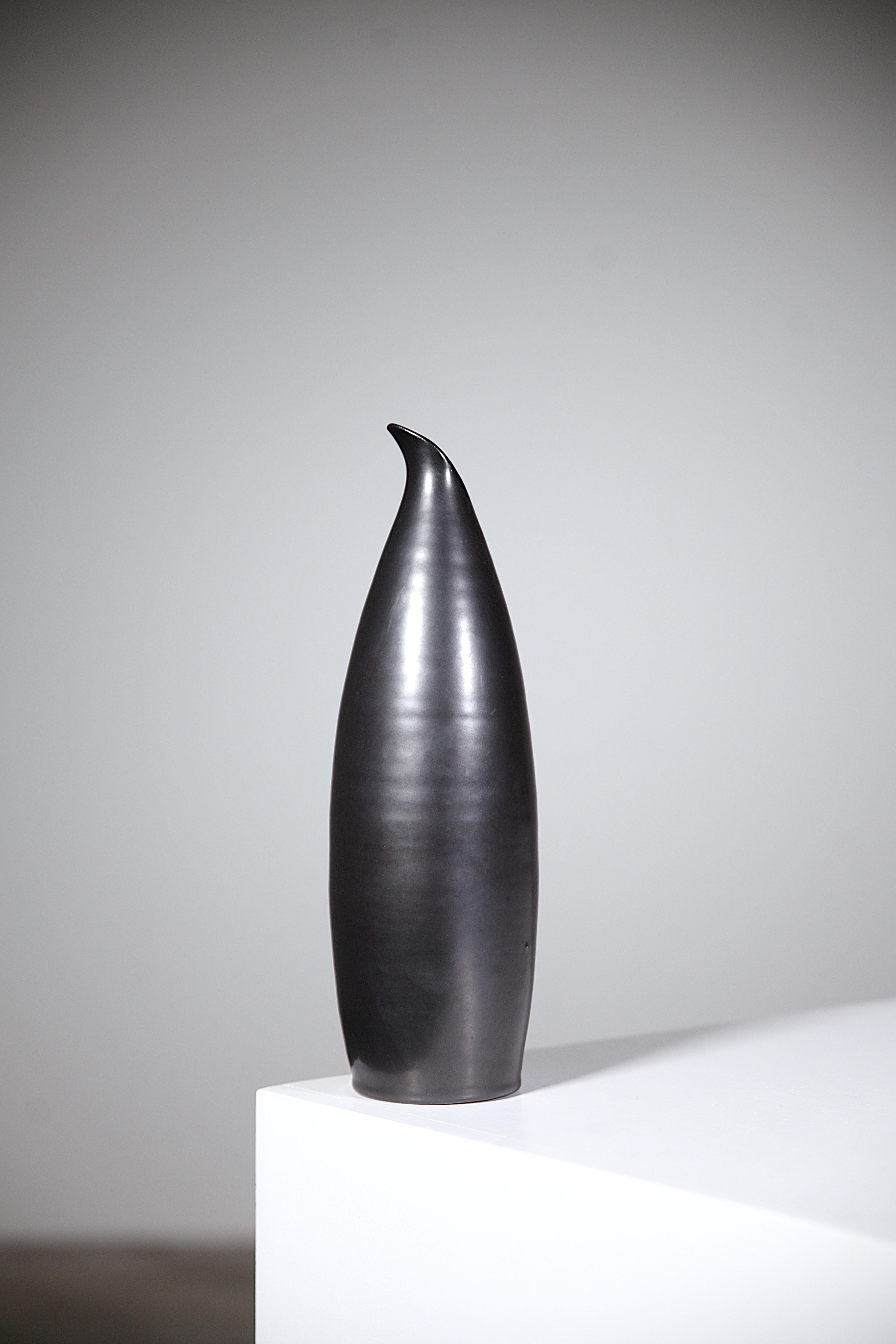 Un vaso in ceramica 