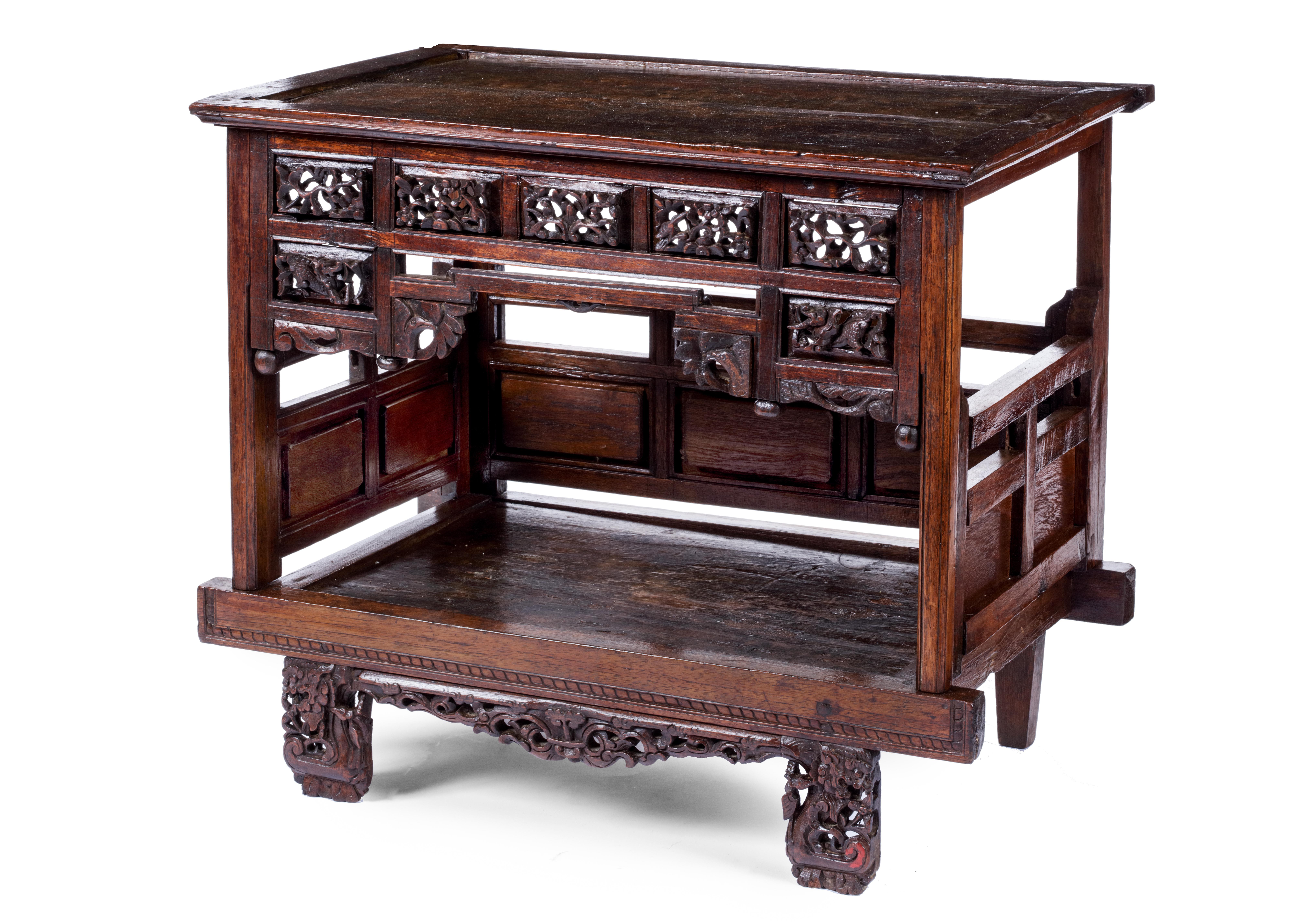 A Peranakan djati wood miniature bed for an Anak Ambar, a miscarried fetus
Indonesia, Peranakan Chinese, late 19th century


Measures: H. 41 x L. 48 x D. 32 cm.


In the past Peranakan Chinese tended to believe that a fetus that did not grow