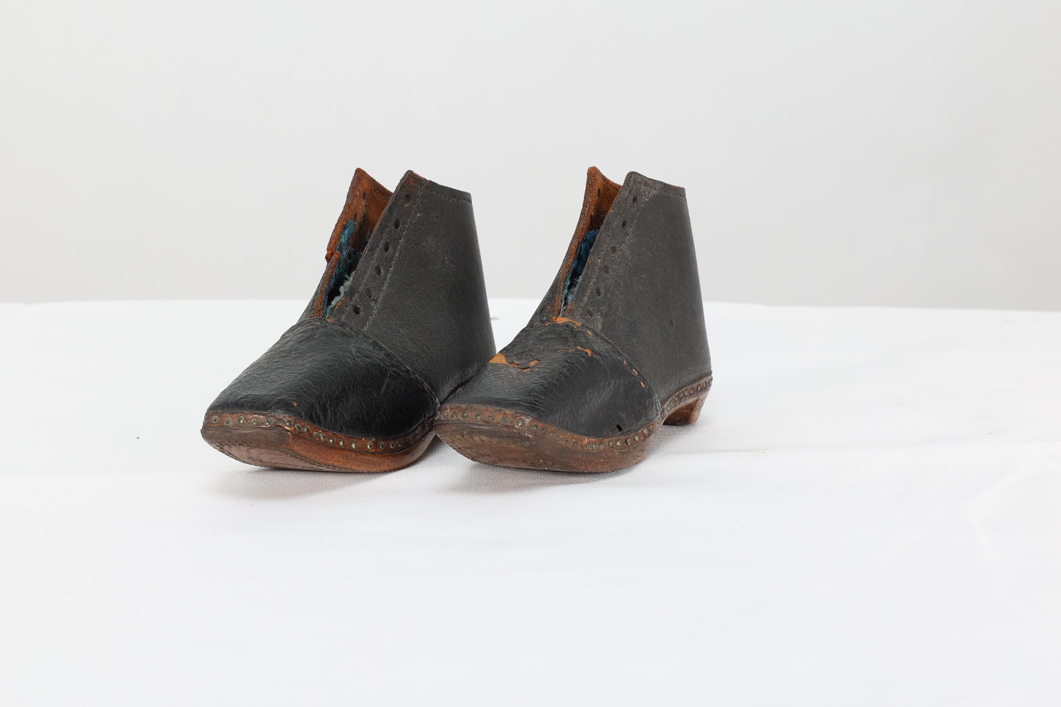 Victorian A perfect almost unworn pair of period 19th century hand made leather baby shoes For Sale