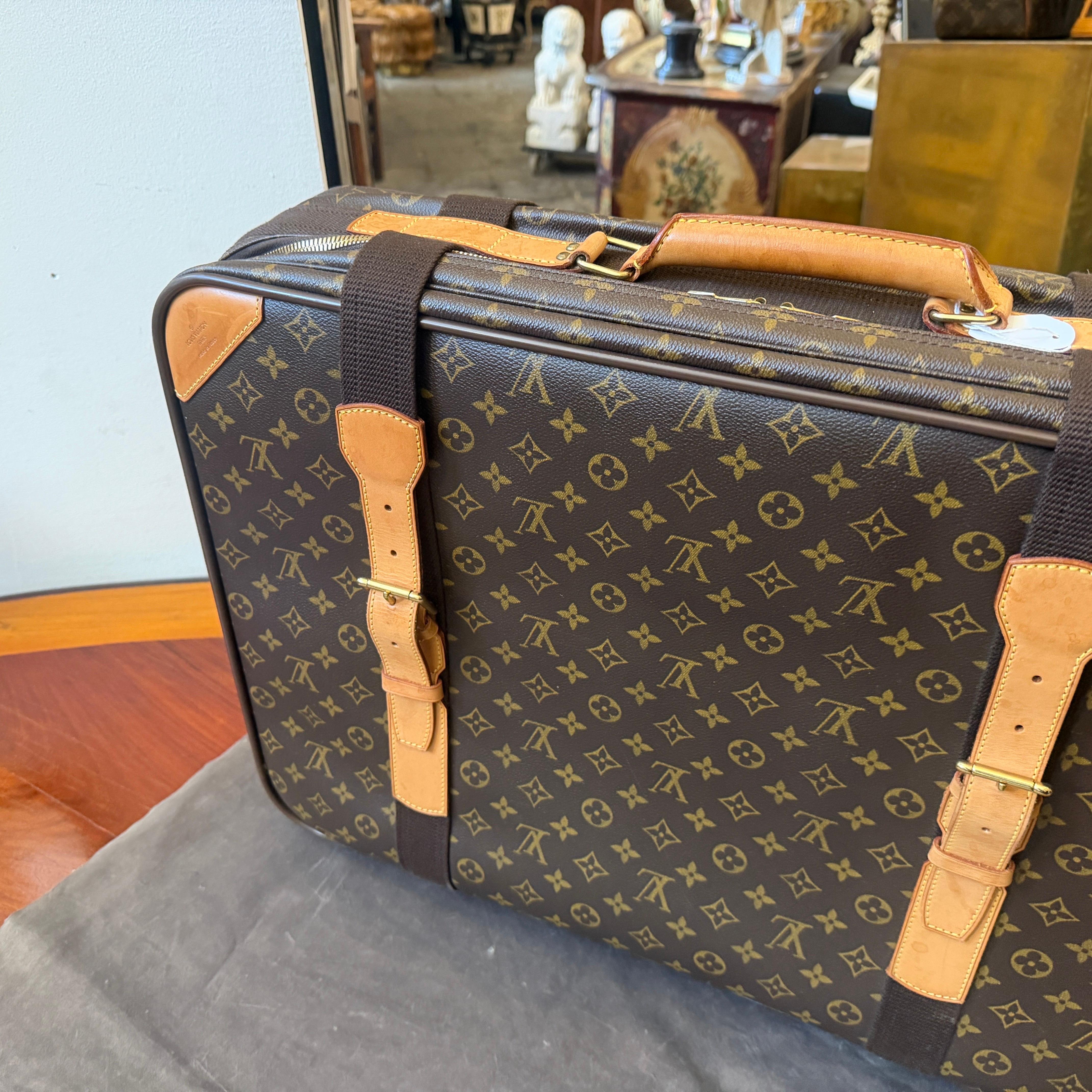 【LOUIS VUITTON】サテライト60 モノグラム　トラベルバッグ A 2002 Satellite 60 Brown Monogram Canvas Suitcase by Louis