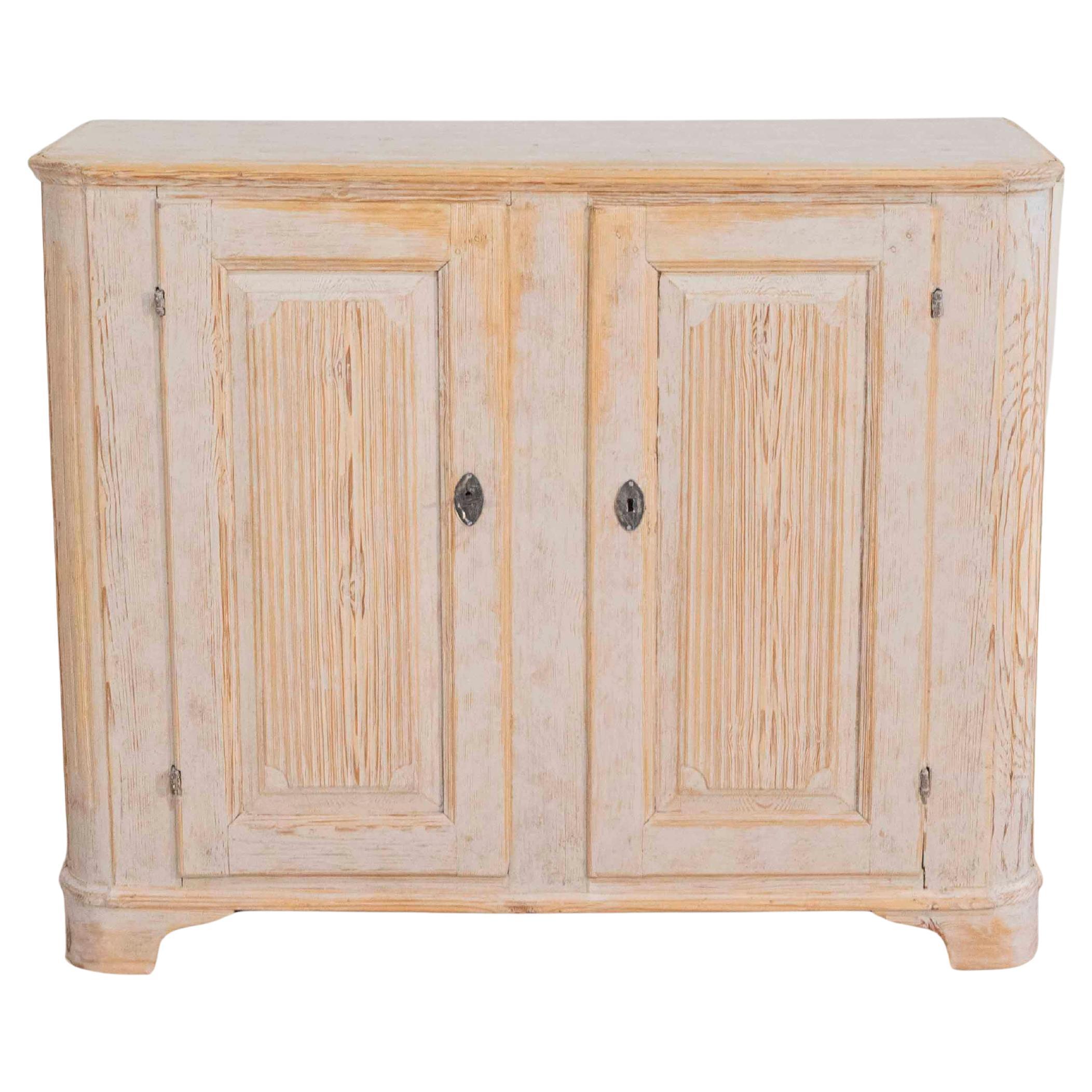 A period 2 door Gustavian buffet