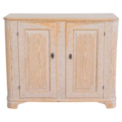 Un buffet Gustaviano d'epoca a due ante