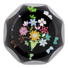 Un fermacarte a forma di bouquet di lampadari del Perthshire, 1990