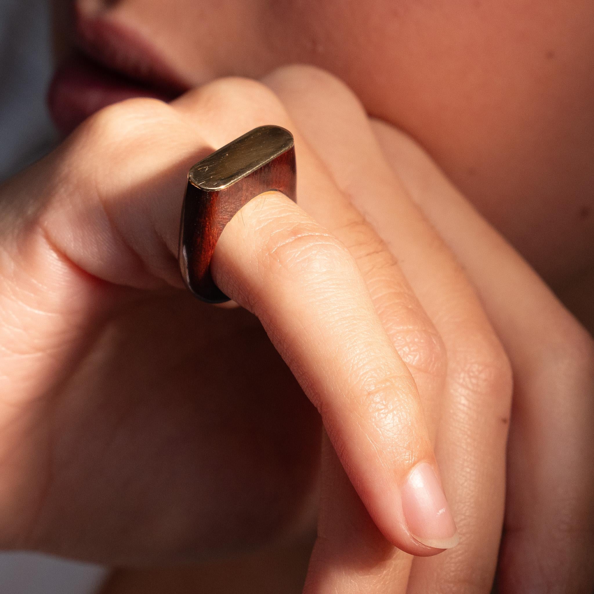 Bague en bois et or 18 carats Pery & fils en vente 2