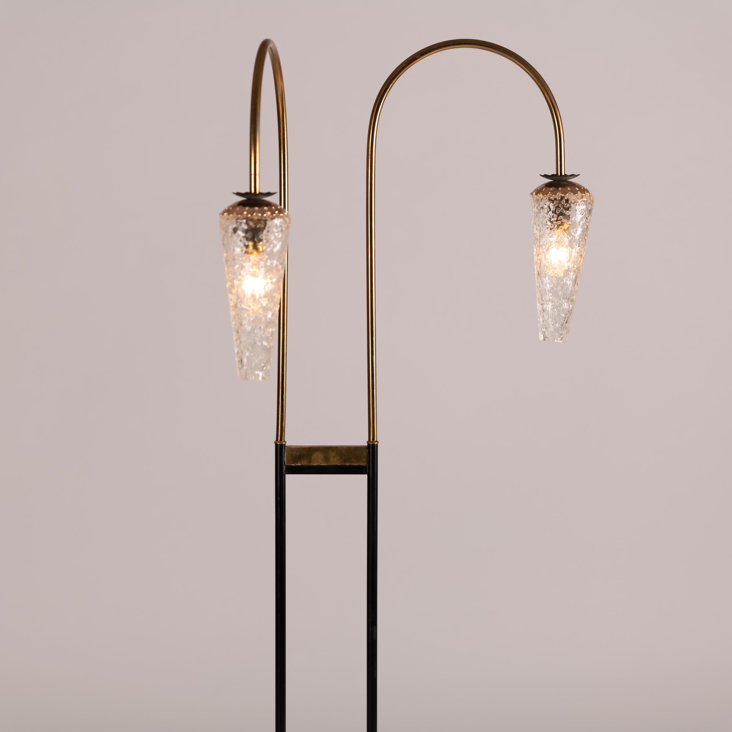 A Petit French brass and glass floor Lamp attributed to Lunel. 1950s For Sale 2