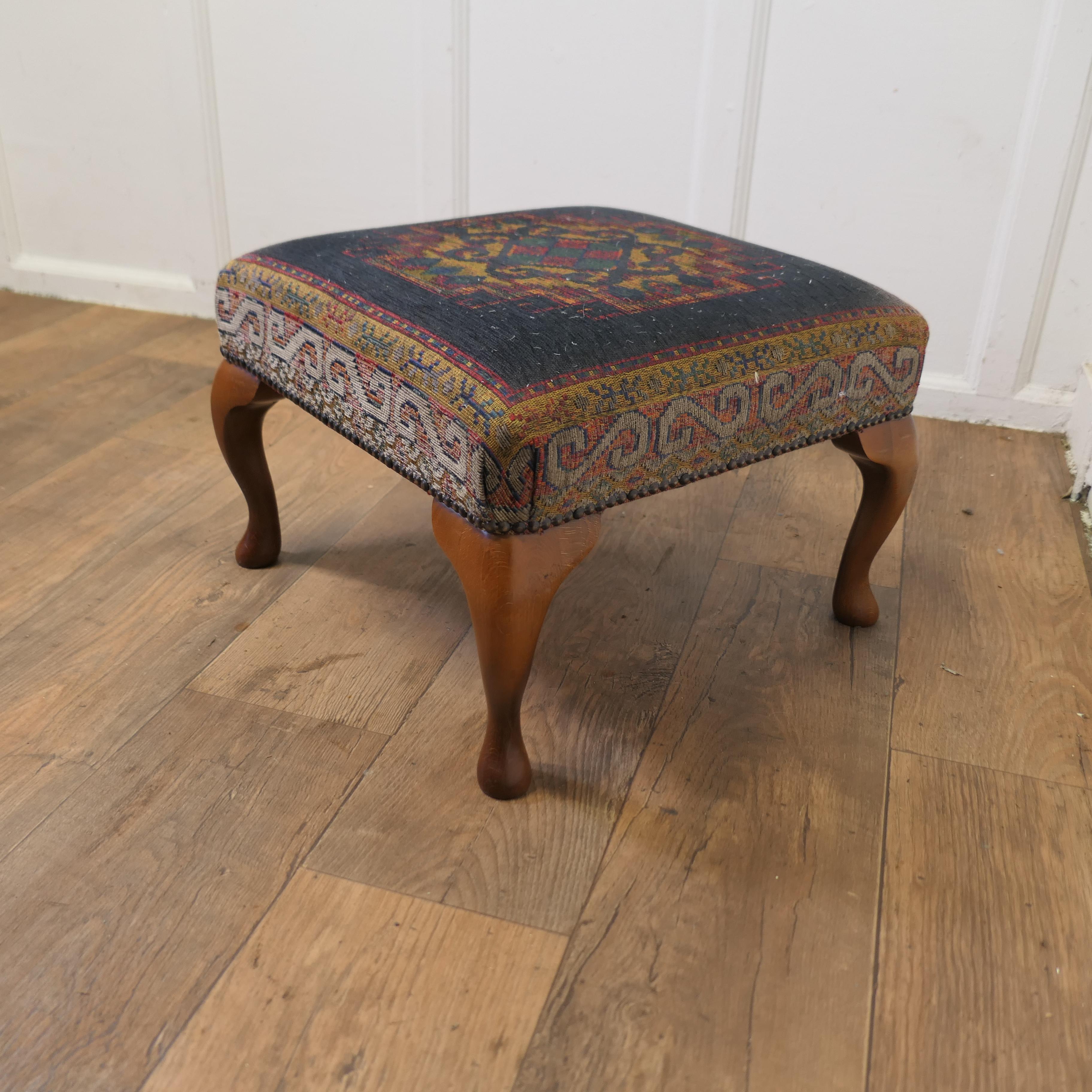 A Petit Point Embroidered Tapestry Upholstered Stool  A Lovely piece  In Good Condition For Sale In Chillerton, Isle of Wight