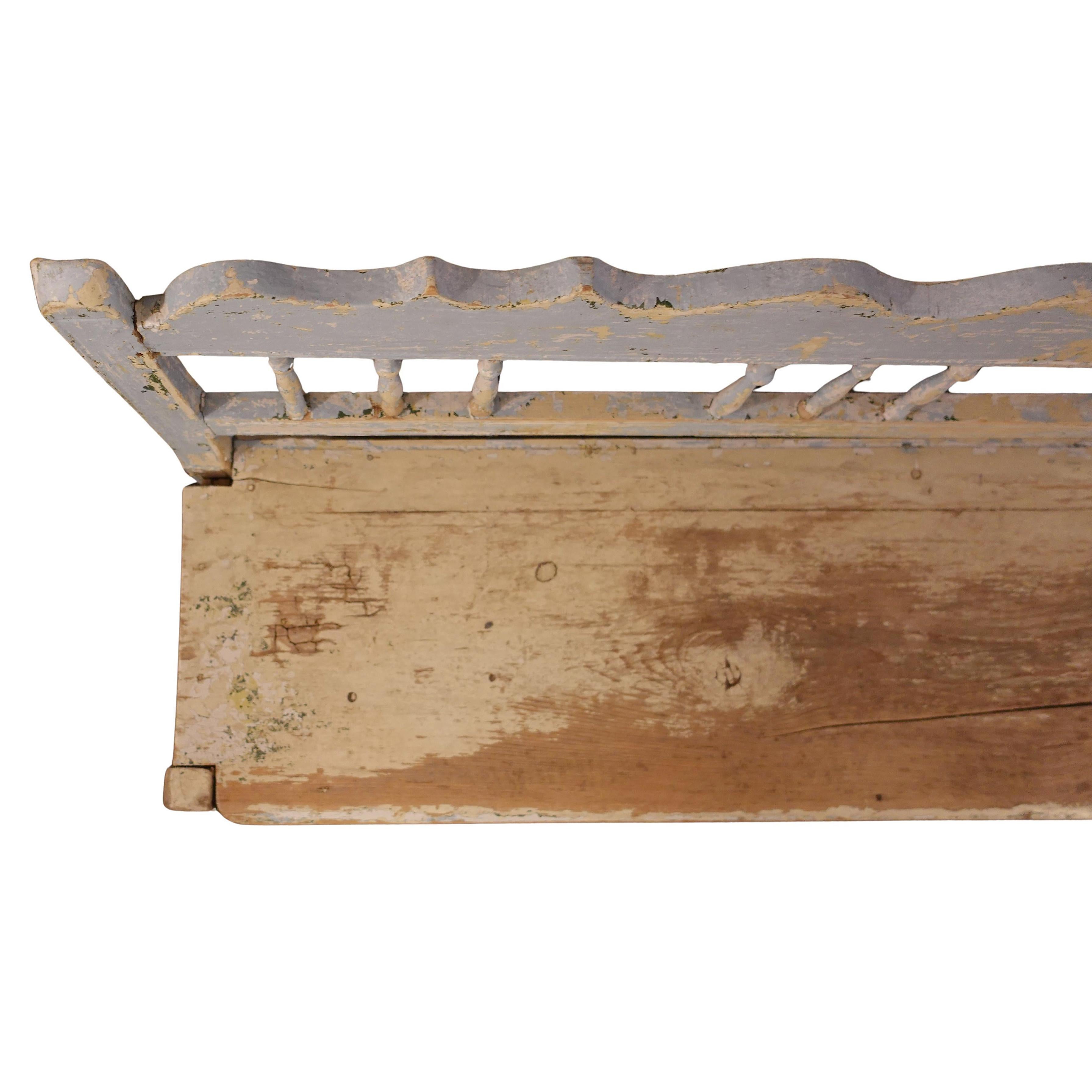 A Petite 19th century Swedish Gustavian Bench (Schwedisch) im Angebot