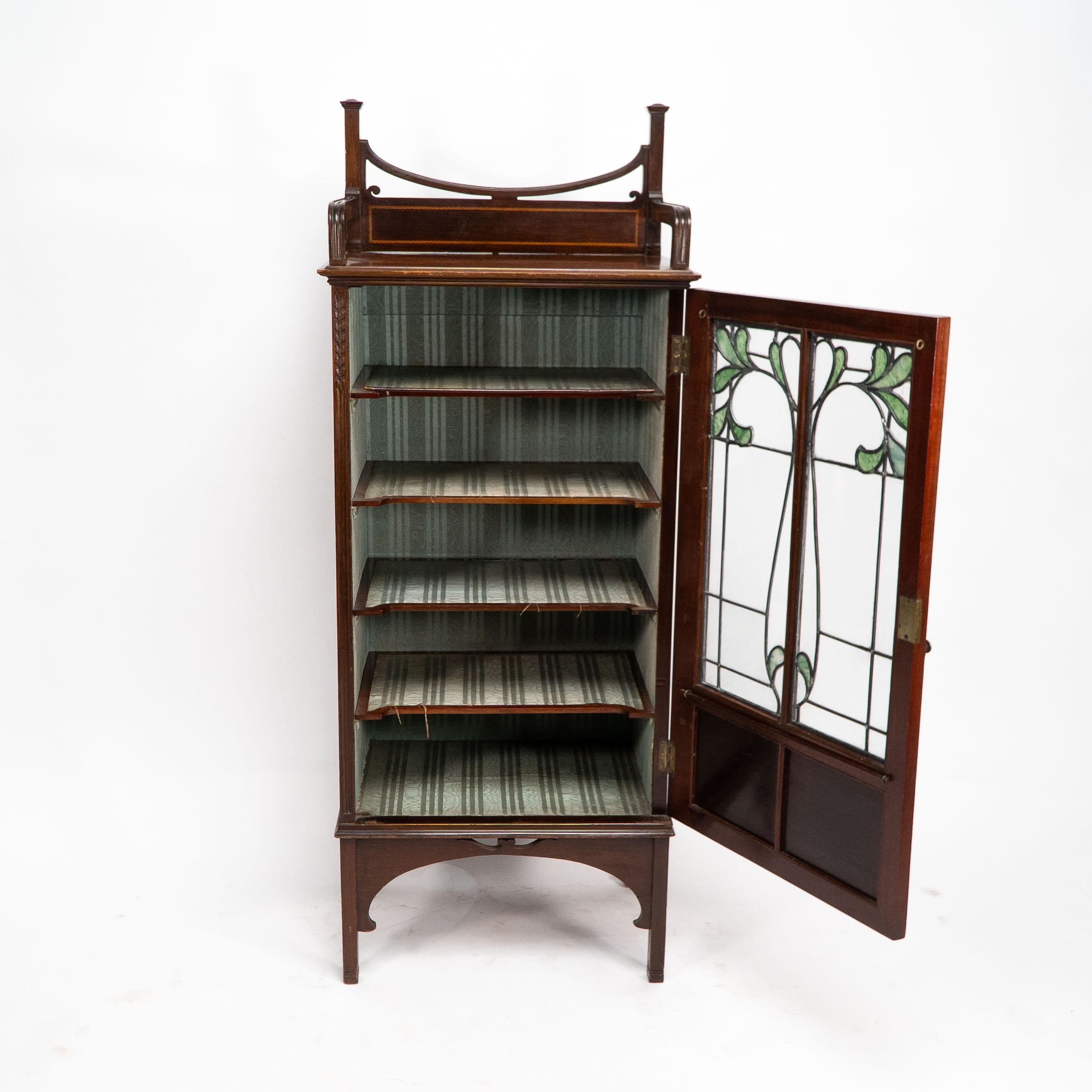 A Petite Arts & Crafts Mahogany Display Cabinet in the Anglo-Japanese Style. For Sale 1