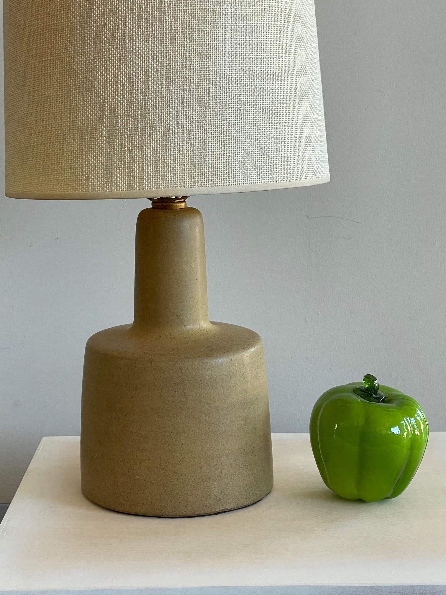  a Petite Ceramic Lamp by Gordon and Jane Martz For Sale 2