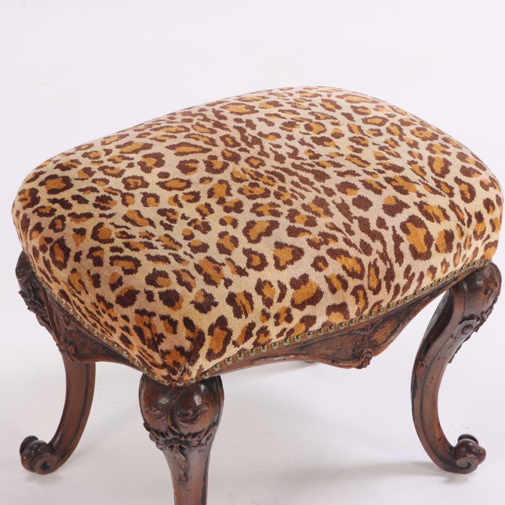18th Century A petite Portugese carved walnut foot stool in the Rococo taste. Late 18th C. For Sale