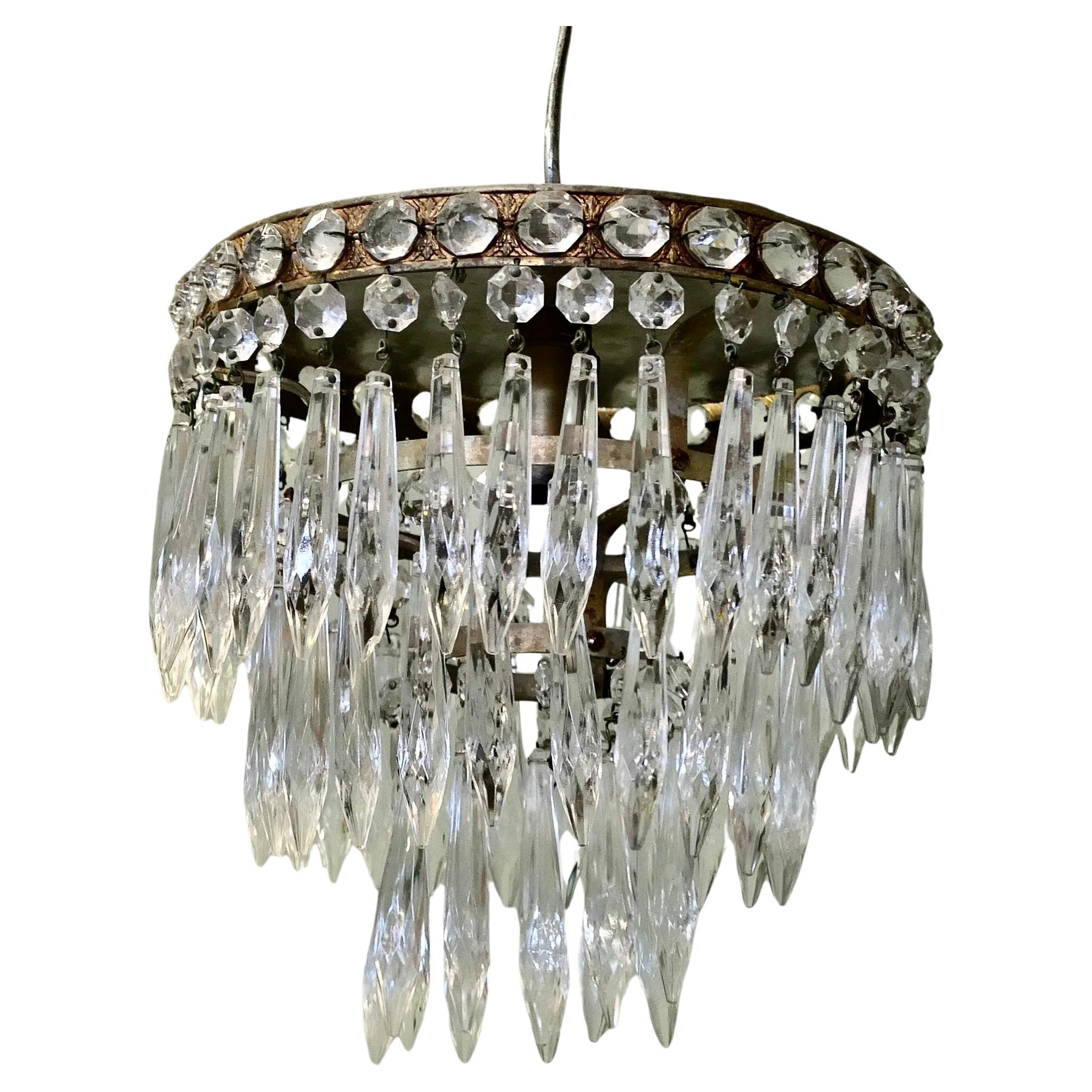 Un lustre à pendentif en forme de petite cascade en vente