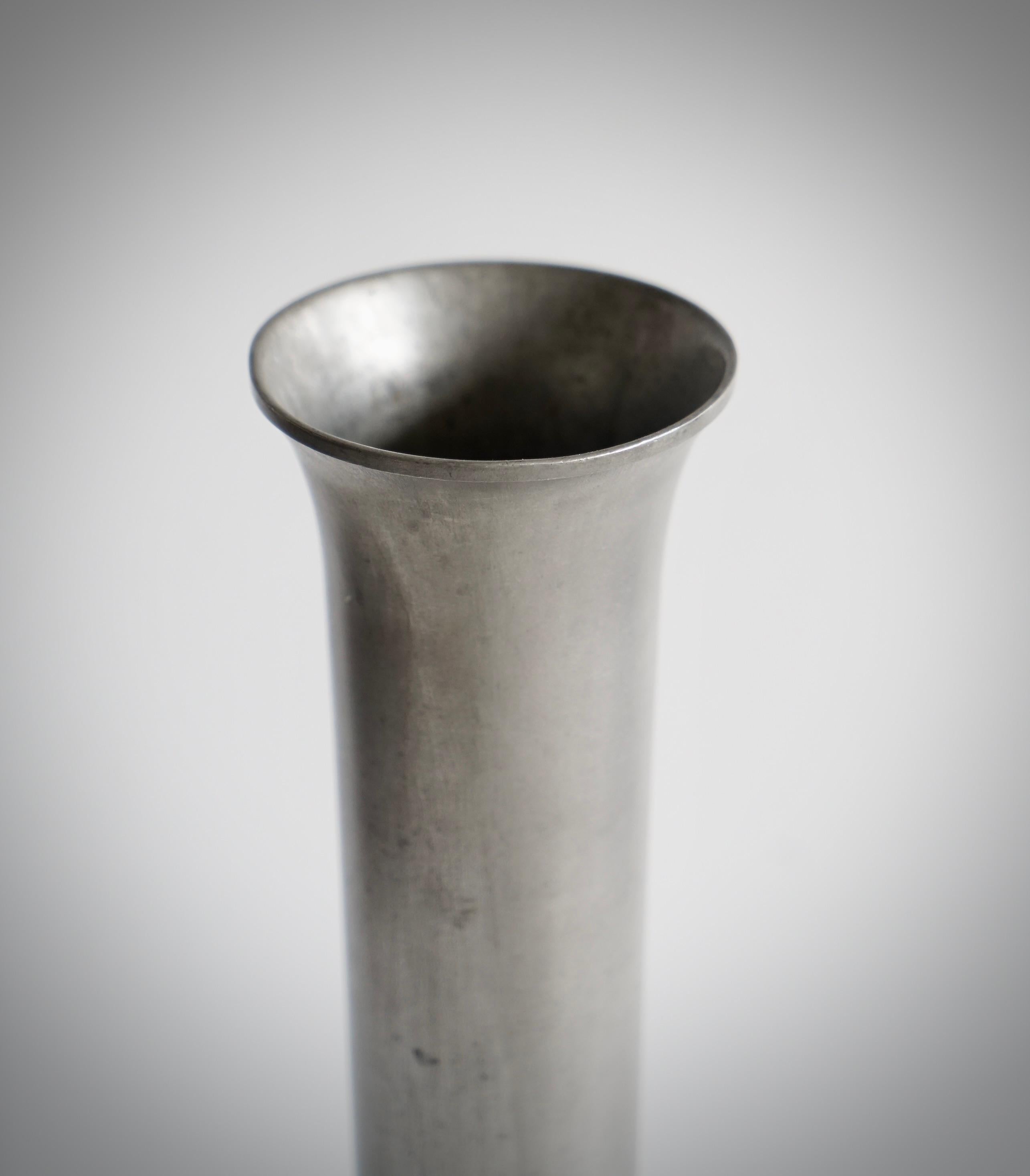 Un vaso di peltro di Edvin Ollers (1888-1959) In condizioni buone in vendita a Long Island City, NY
