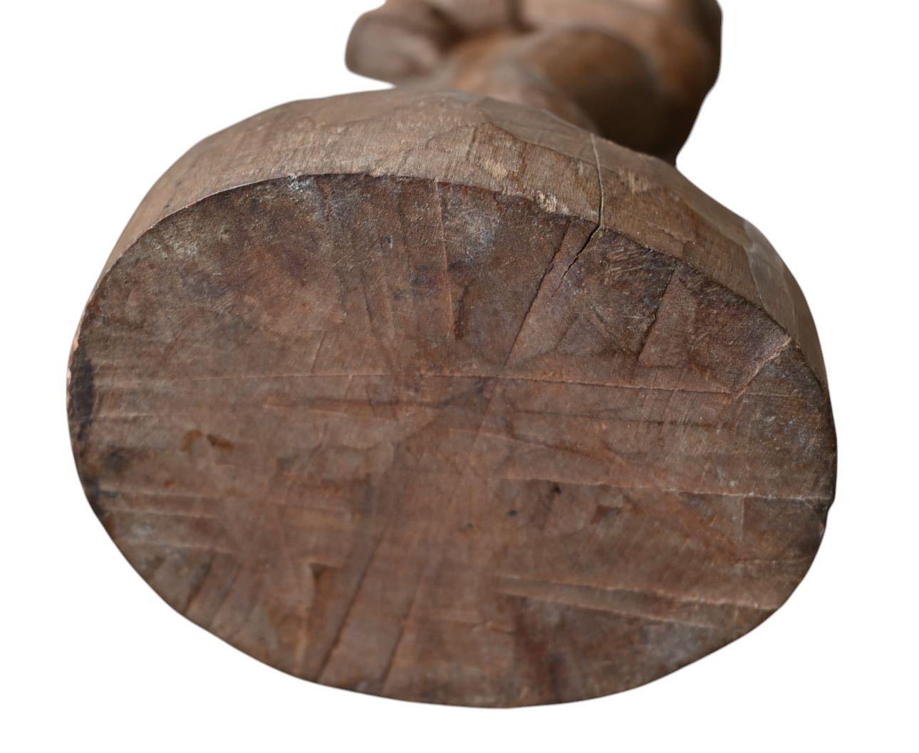 A Philippine Carved Wooden Maternity Figure From The Ifugao Tribe, Early 20th C For Sale 3