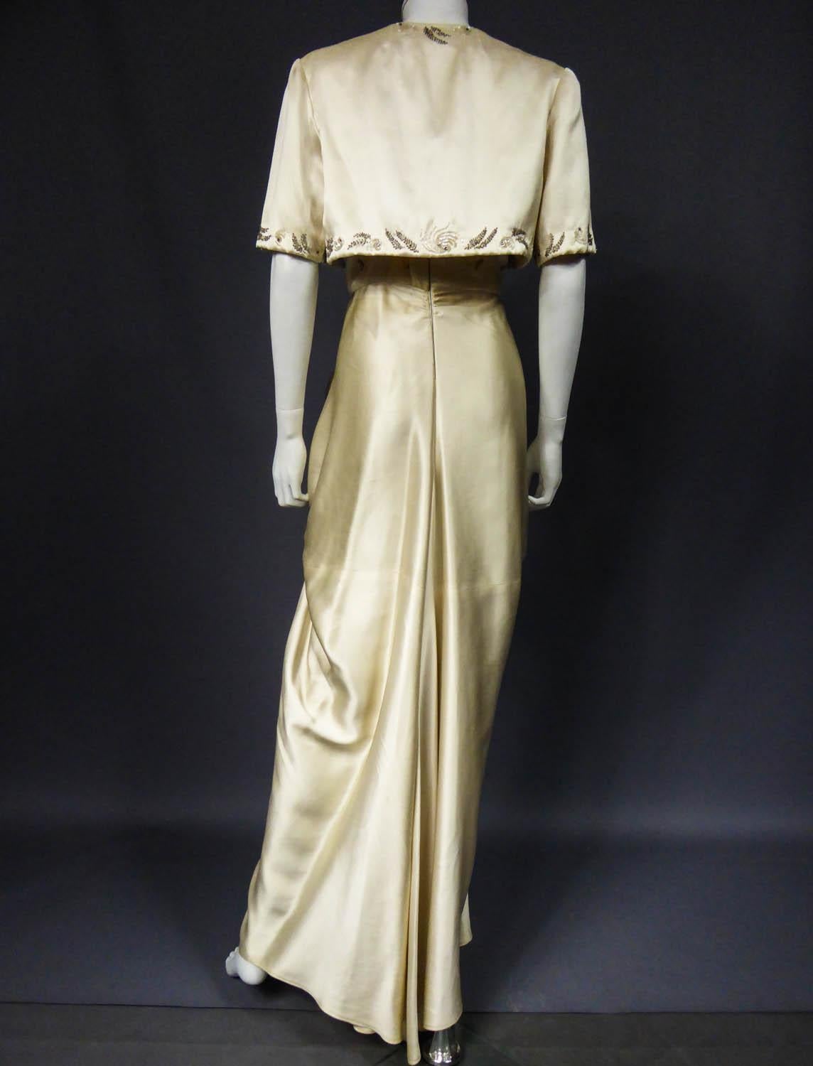 Robe de soirée en satin de Pierre Balmain, Boléro et sac à main Circa 1950 en vente 7