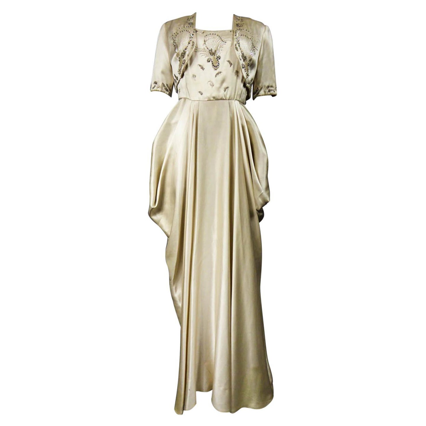Robe de soirée en satin de Pierre Balmain, Boléro et sac à main Circa 1950 en vente