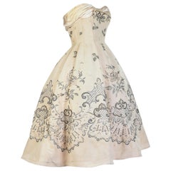 Pierre Balmain Couture Ballkleid nummeriert 87681 in cremefarbener Seide, um 1955/1957