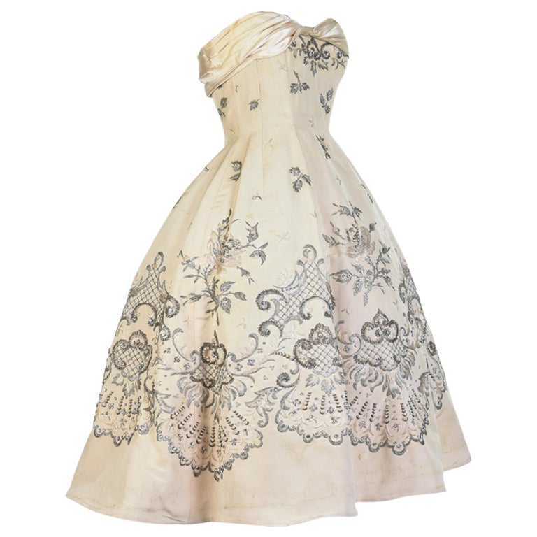 A Pierre Balmain Couture Ballgown numbered 87681 in Cream Silk Circa  1955/1957 at 1stDibs