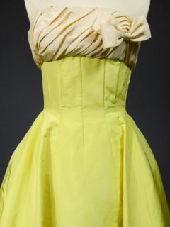 Un vestido de baile de Pierre Balmain Ottoman Silk Faille Couture N° 83213 Paris Circa 1958