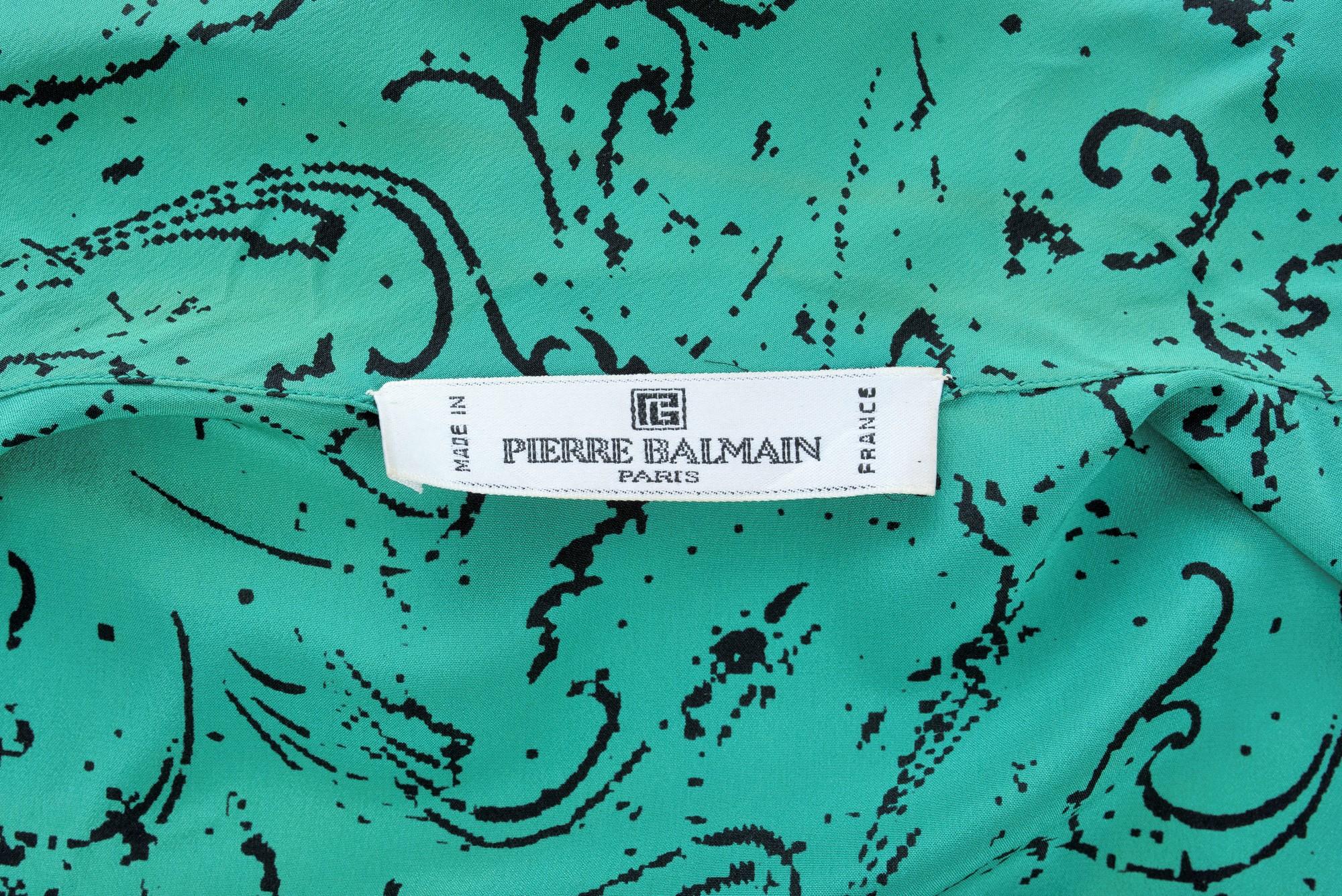 A Pierre Balmain Printed Silk Blouse - France Circa 1985 In Good Condition For Sale In Toulon, FR