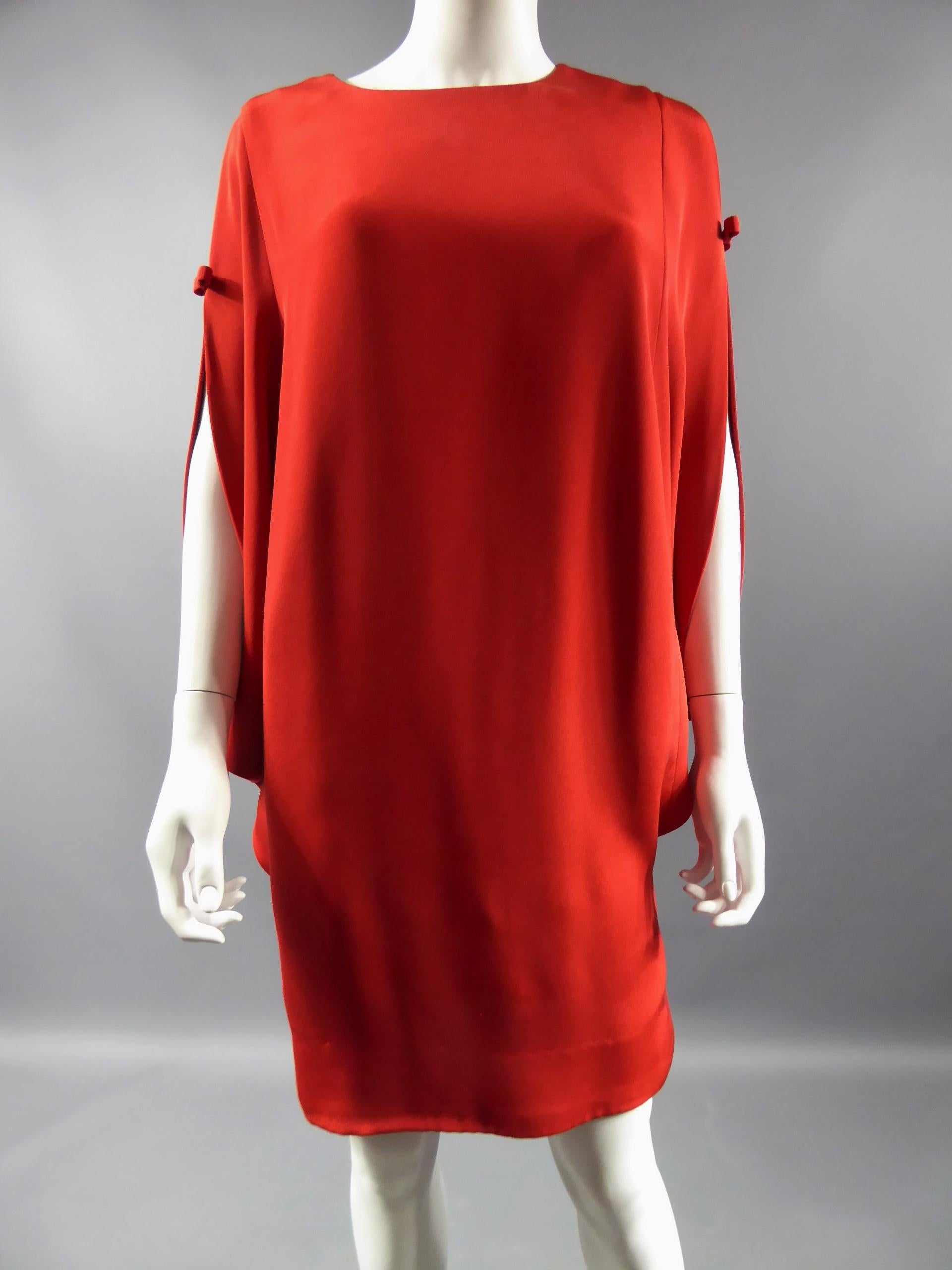 A Pierre Cardin Couture Batwing Sleeves Dress & Skirt Circa 1980 In Good Condition For Sale In Toulon, FR