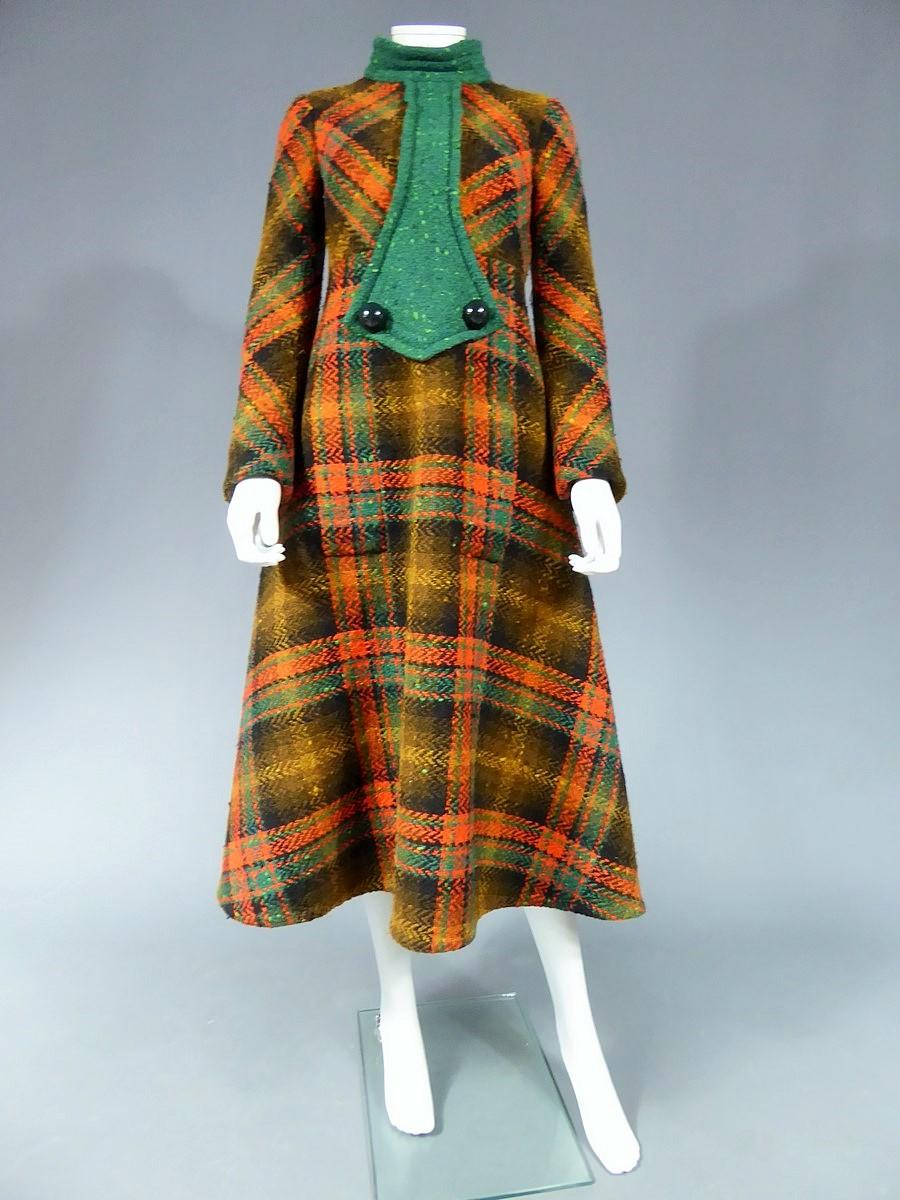 A Pierre Cardin Tartan Chasuble Dress - Fall Winter 1970/1971 For Sale 4