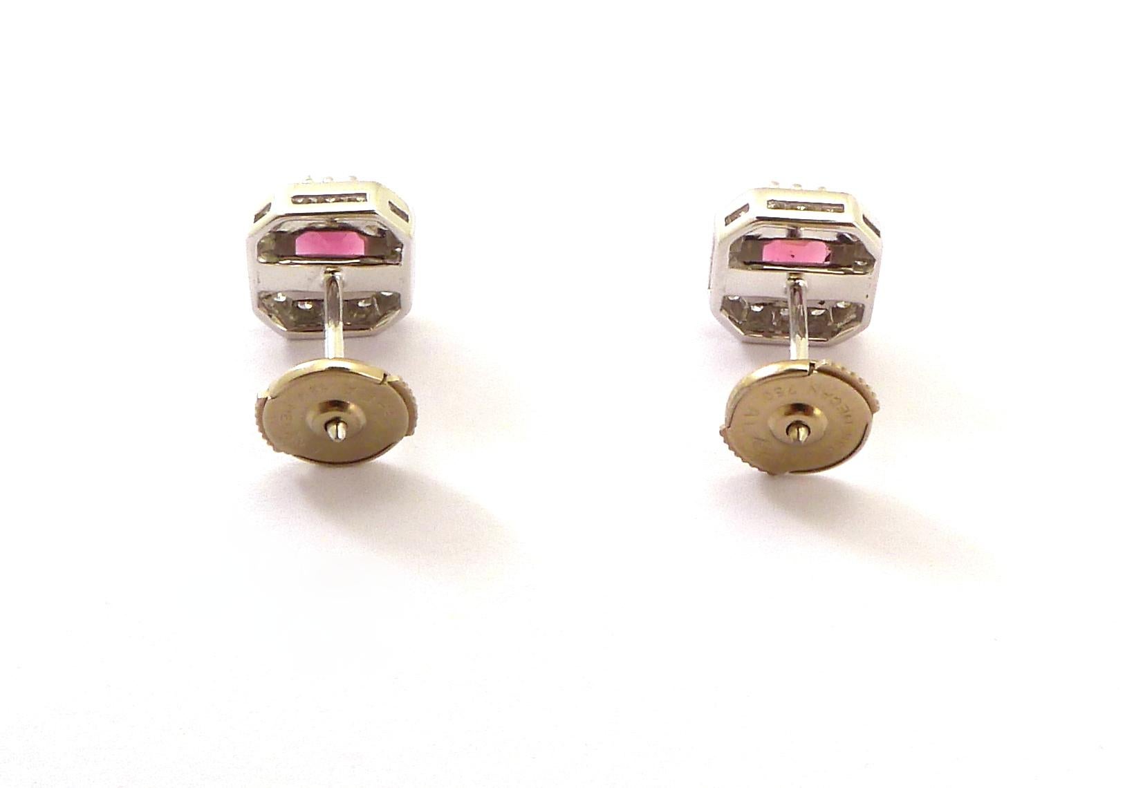 Pink Tourmaline and Diamond Earring Mounted in 18 Karat Gold In Excellent Condition For Sale In Geneva, Geneva