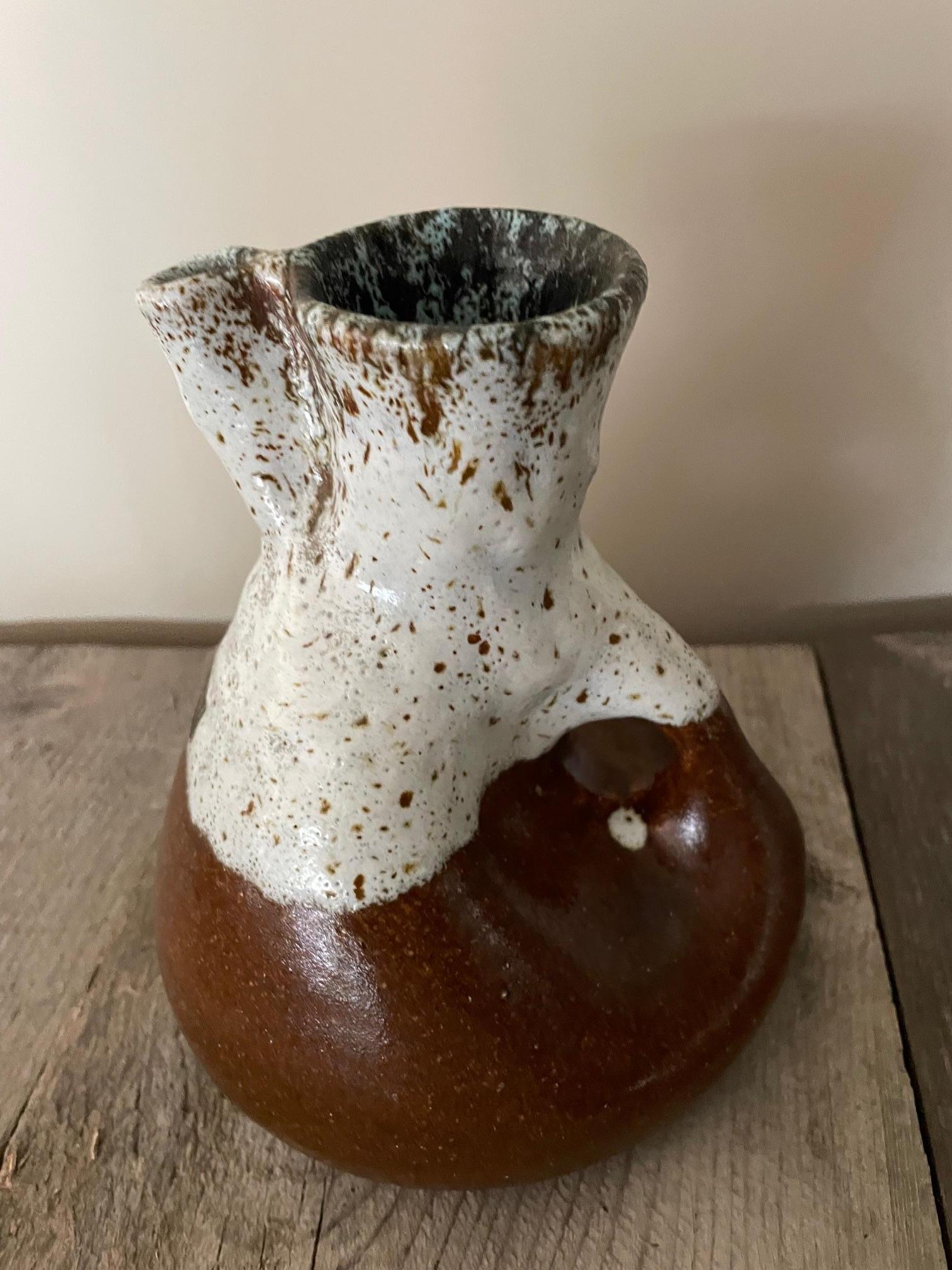 A pitcher from Accolay In Good Condition For Sale In Nivelles, BE