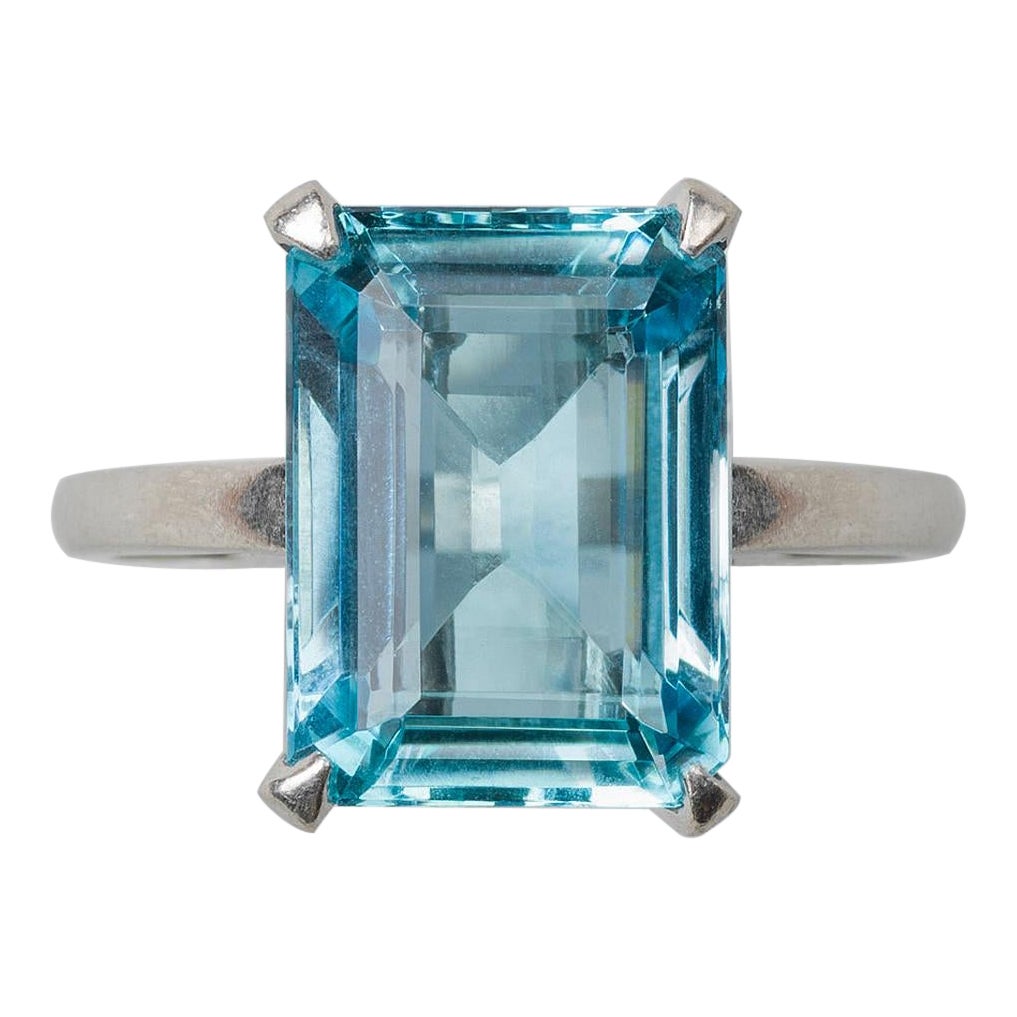Bague en platine et aigue-marine en vente