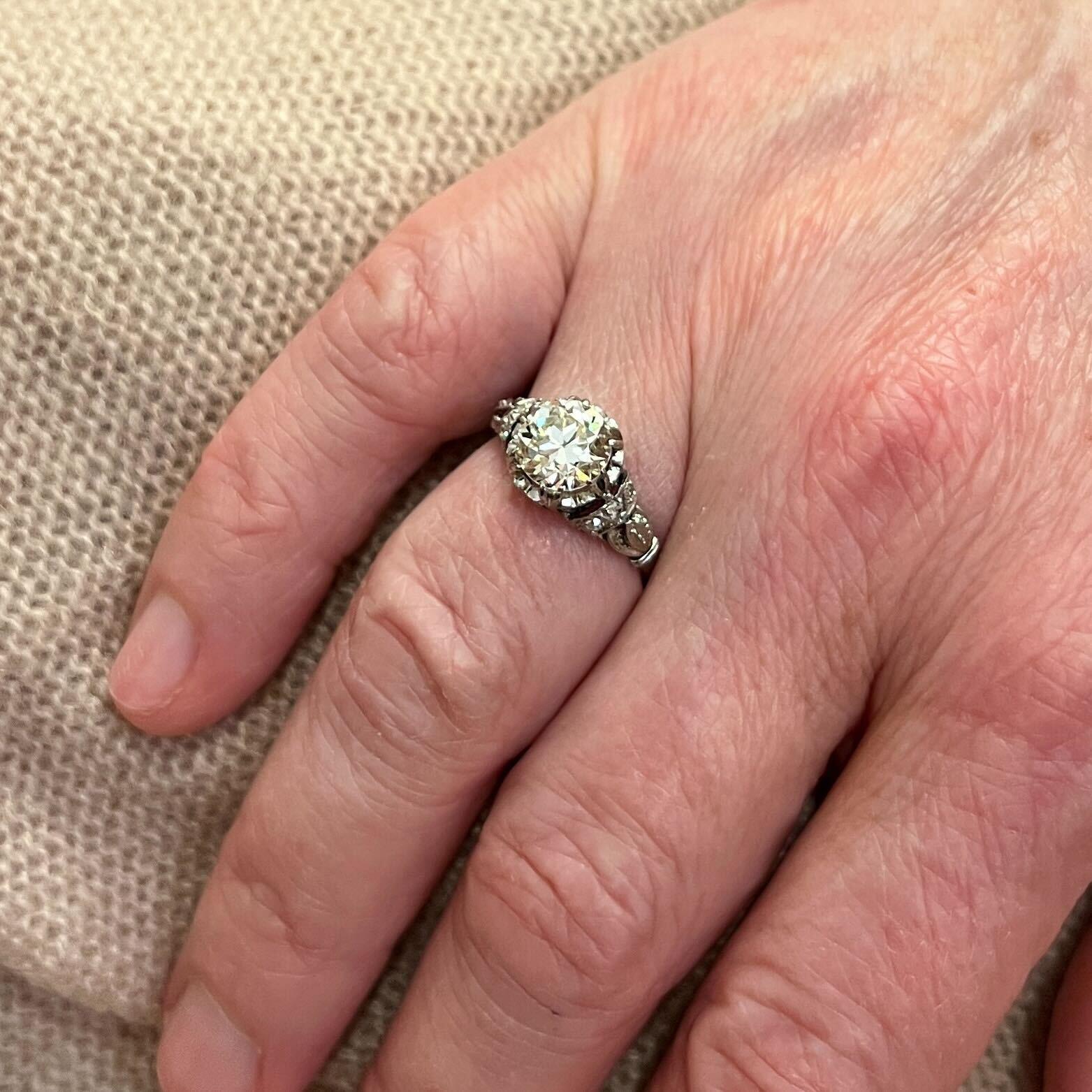 Platinum and Diamond Engagement Ring In Good Condition For Sale In New York, NY