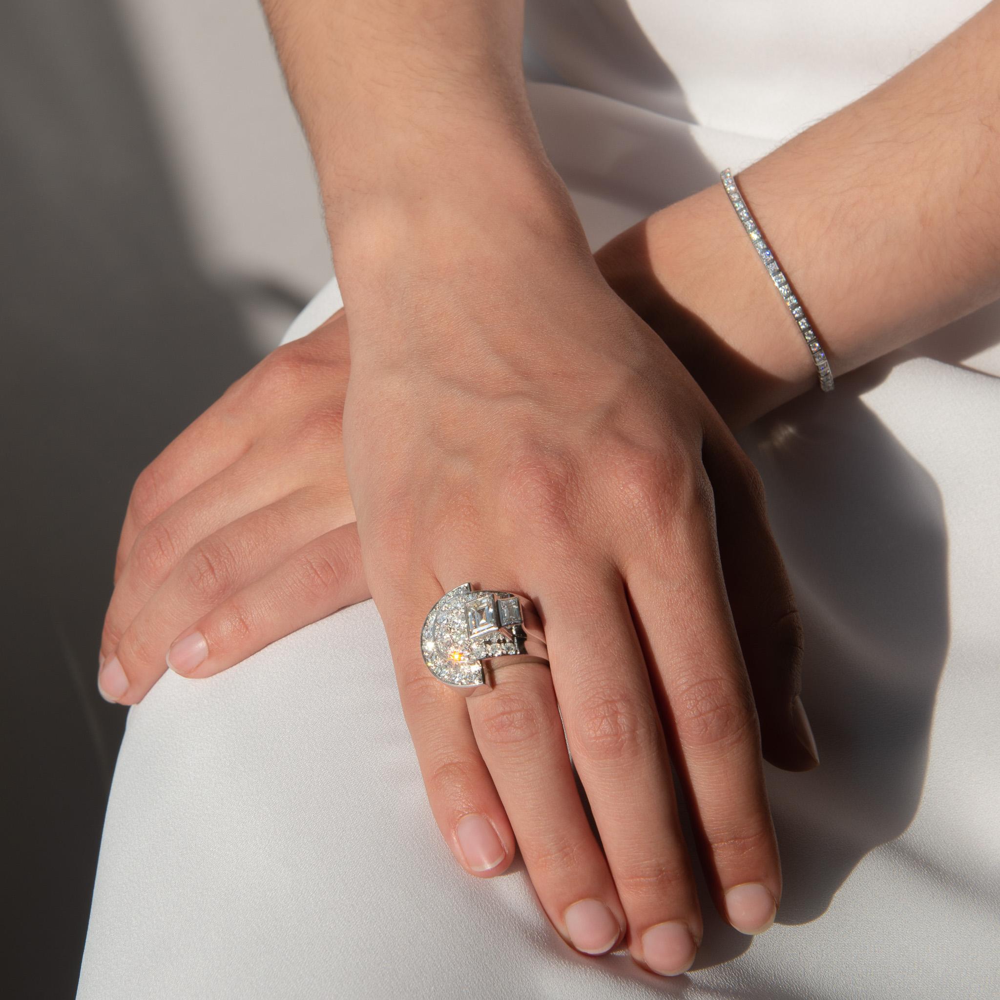 A Platinum Art Deco Geometrical Ring For Sale 4