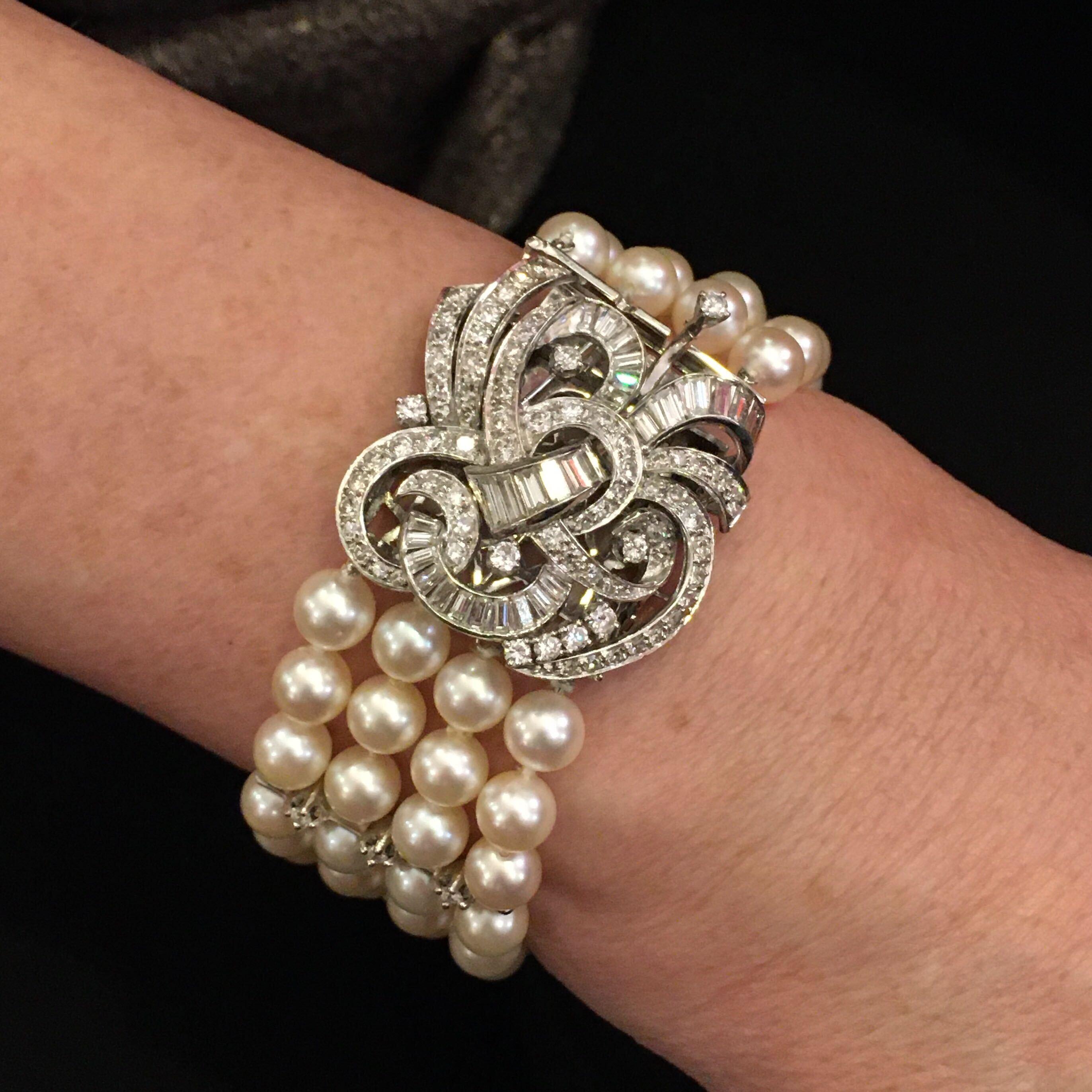 Platinum, Pearl and Diamond Bracelet In Excellent Condition In New York, NY