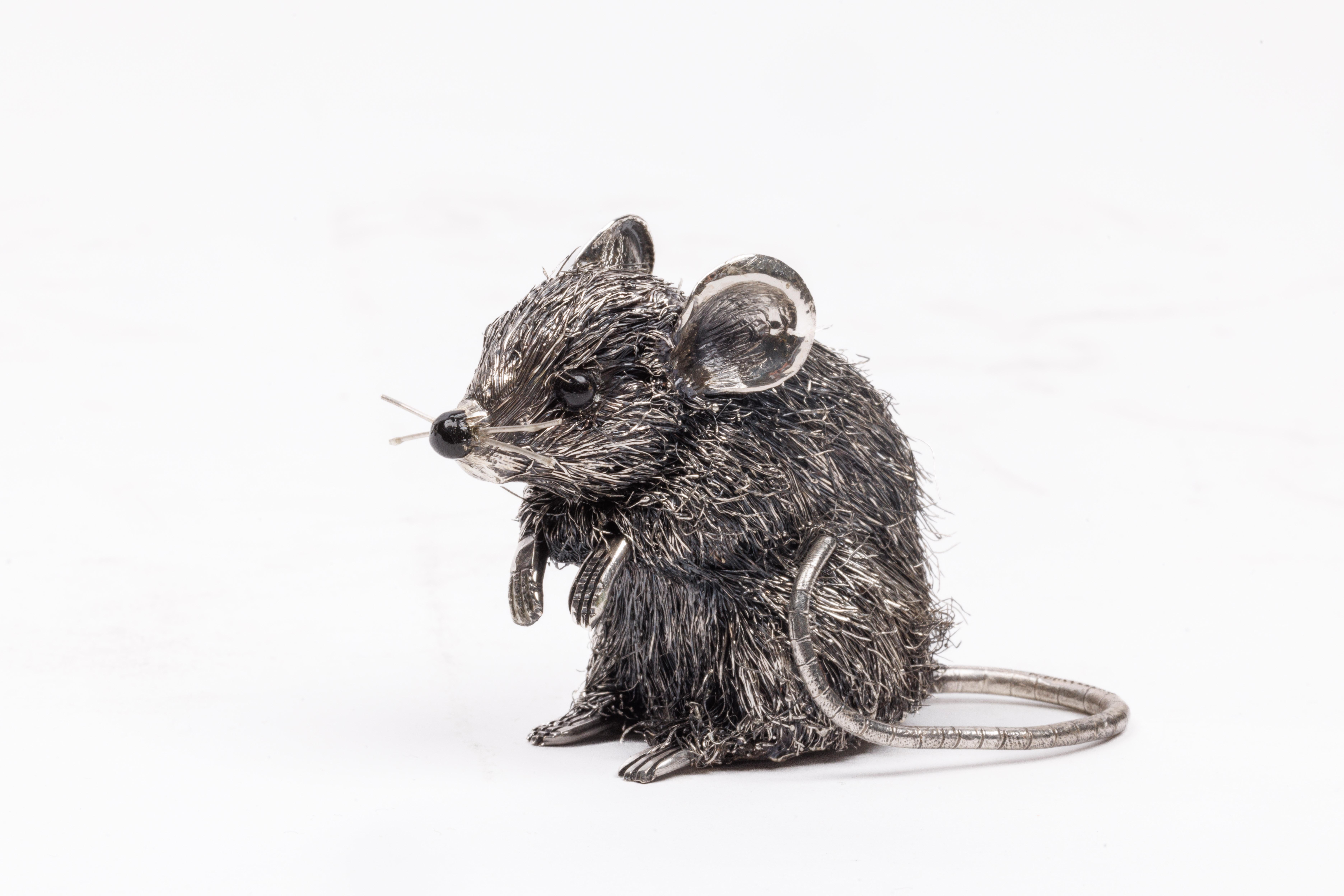 Una juguetona familia de cuatro adorables ratones de plata de ley de Buccellati 1