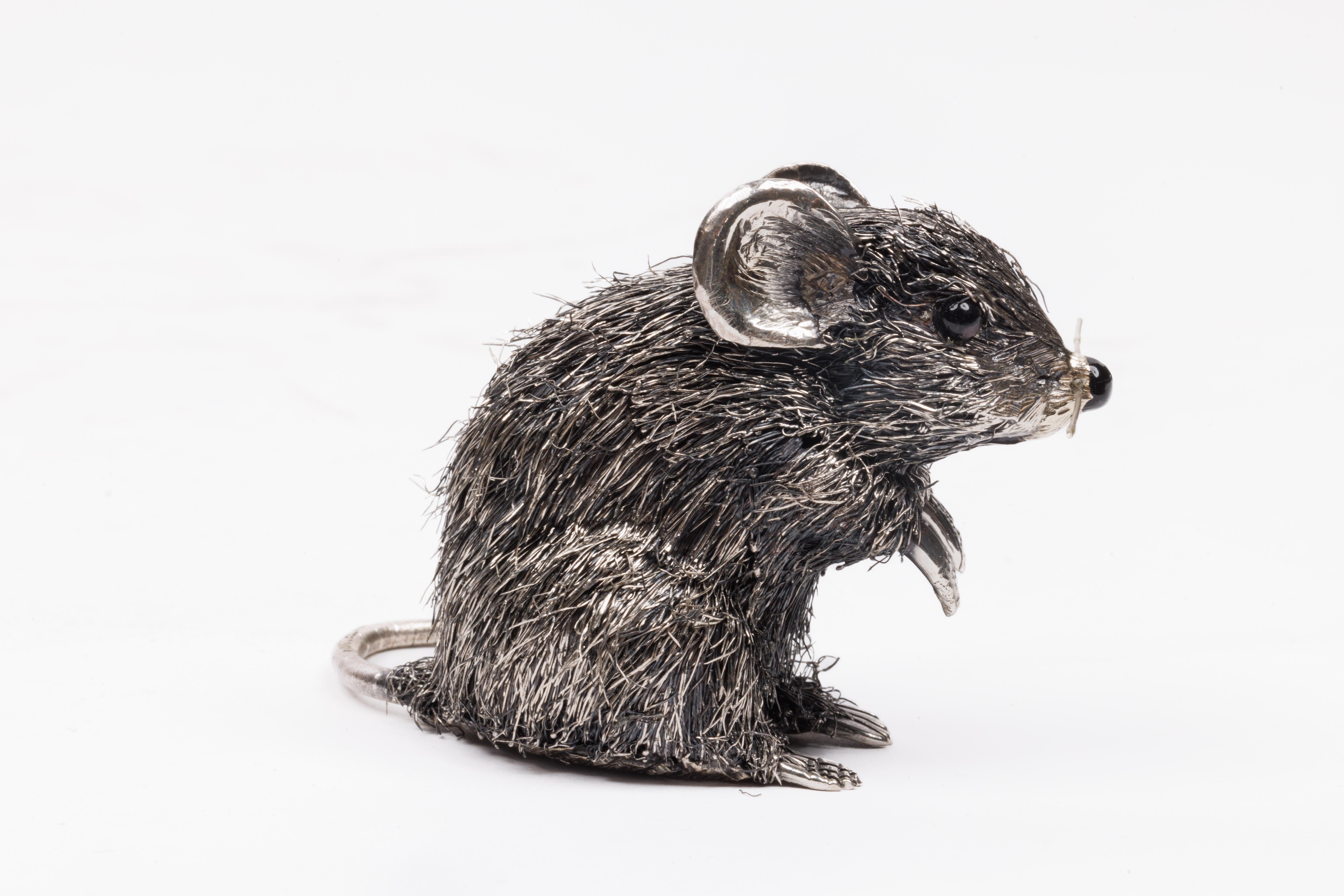 Una juguetona familia de cuatro adorables ratones de plata de ley de Buccellati 2