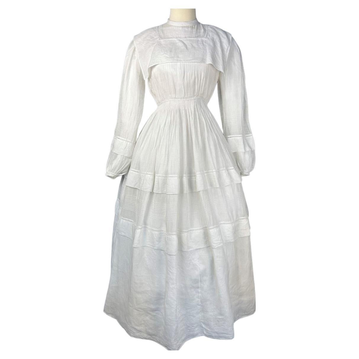 A pleated Cotton Gauze Crinoline Walking Day Dress - French Circa 1855 For Sale